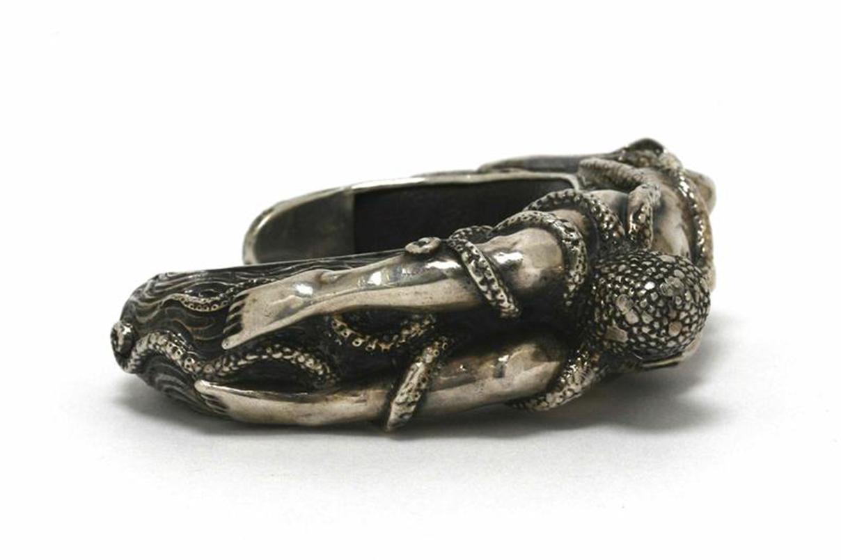 Octopus & Nude Frau Silber Manschettenarmband Japanische Shunga erotisches (Rundschliff) im Angebot