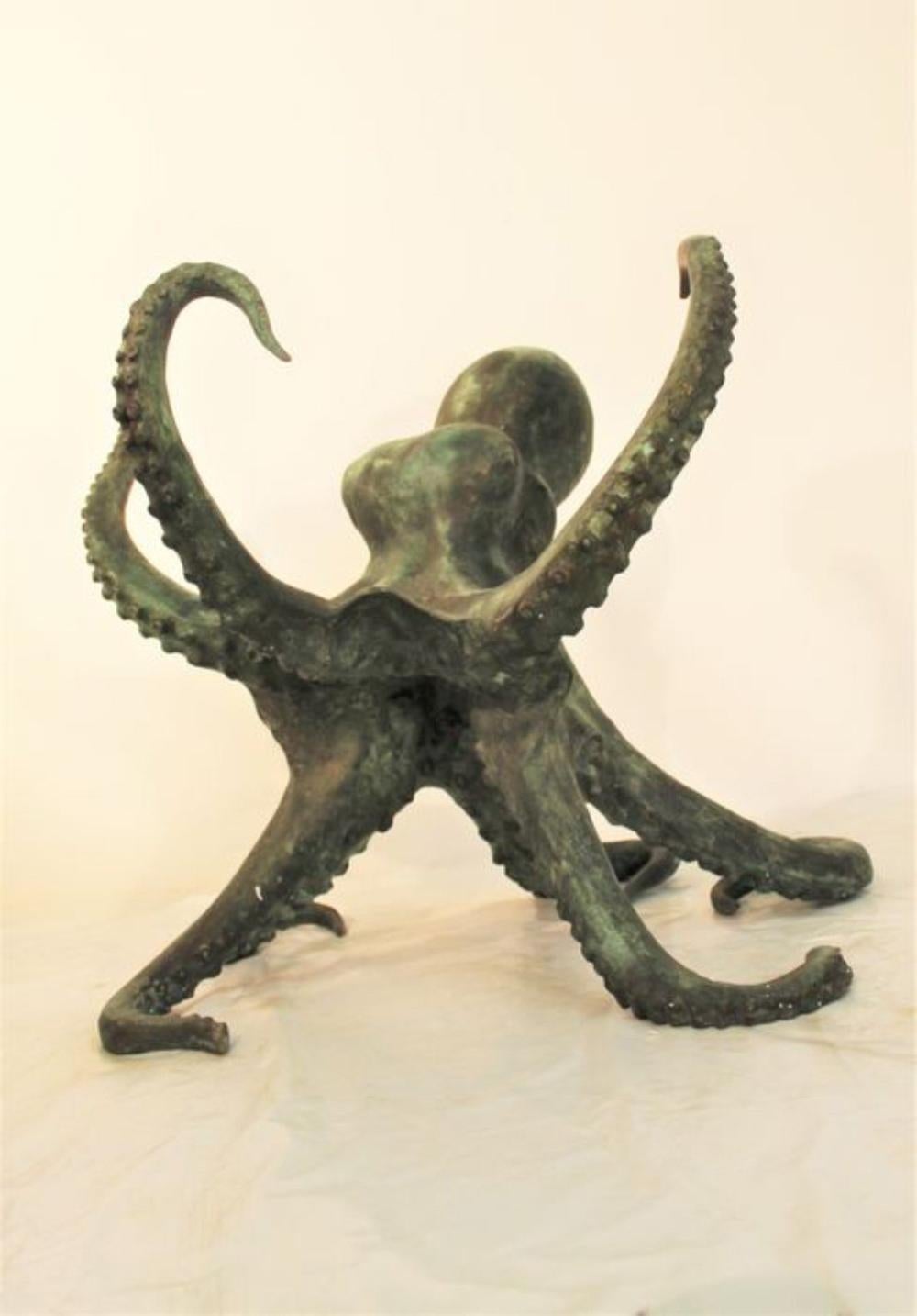octopus white statue
