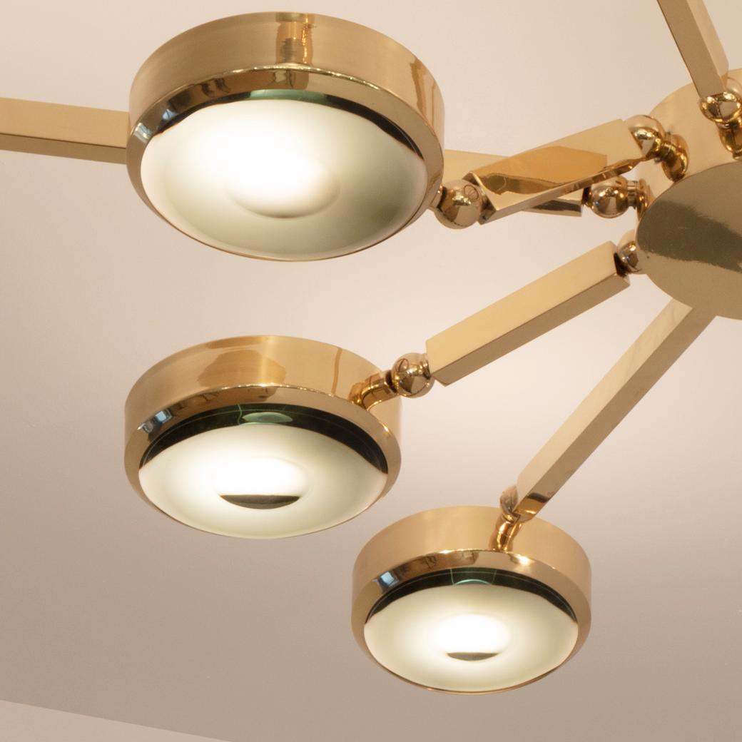 Oculus Articulating Ceiling Light - Finition en laiton poli et verre sculpté en vente 2