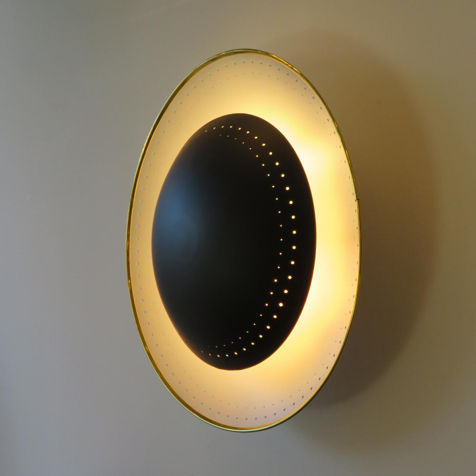 Contemporary Oculus Black Wall Light by Gallery L7 For Sale
