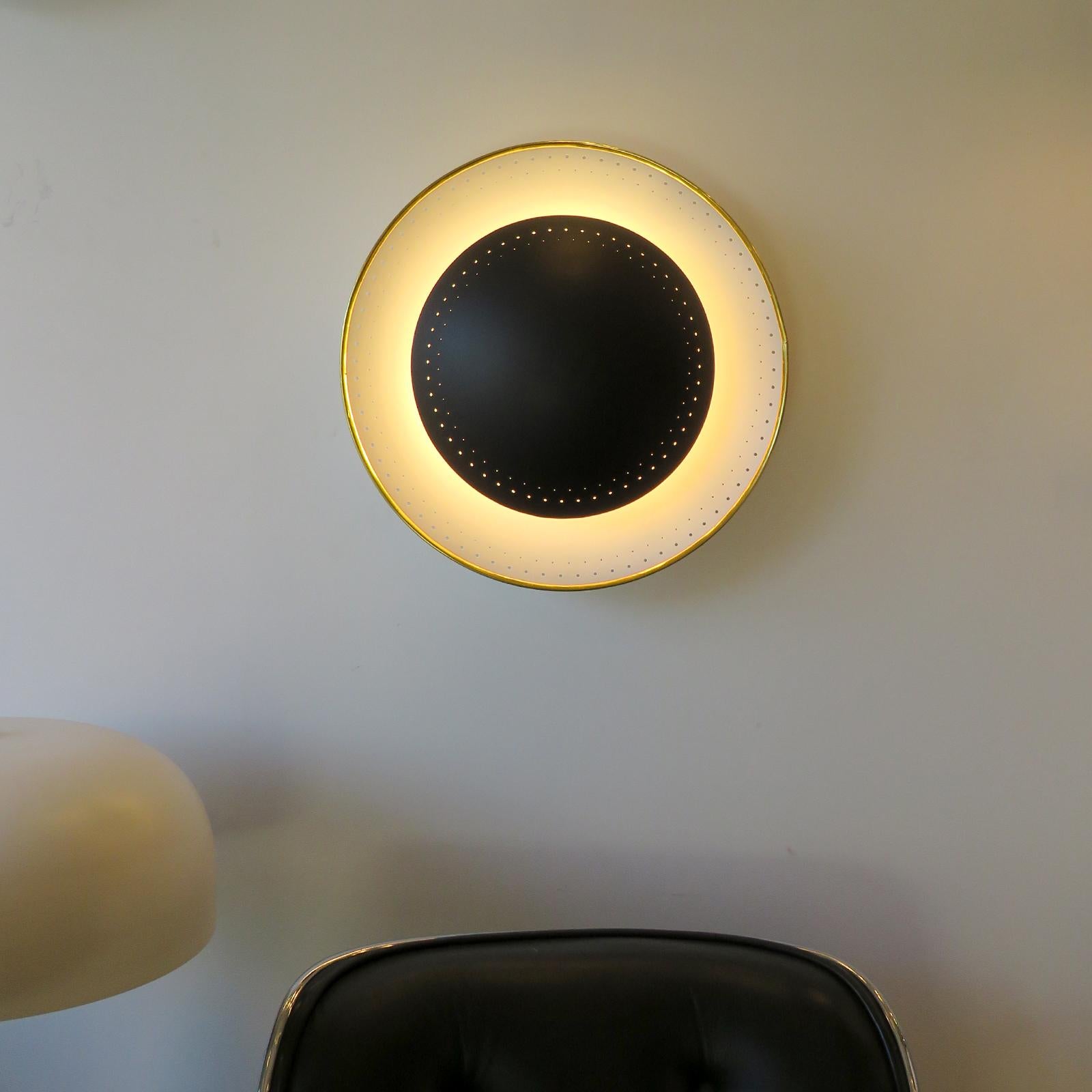 Oculus Black Wall Light by Gallery L7 For Sale 1