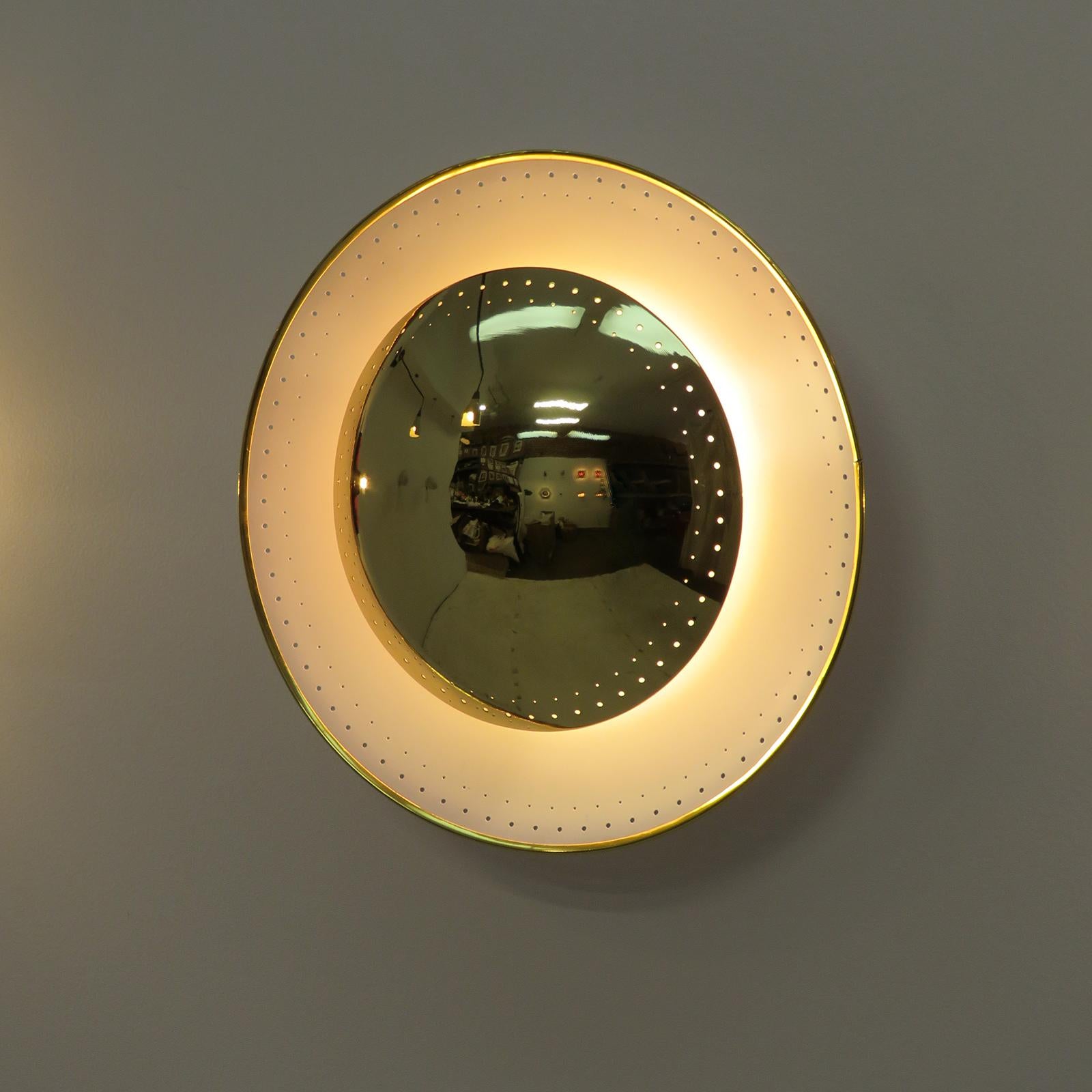 Oculus Brass Wall Light by Gallery L7 For Sale 1