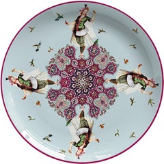 Piatto da portata in porcellana Odalisques di Vito Nesta for Les Ottomans