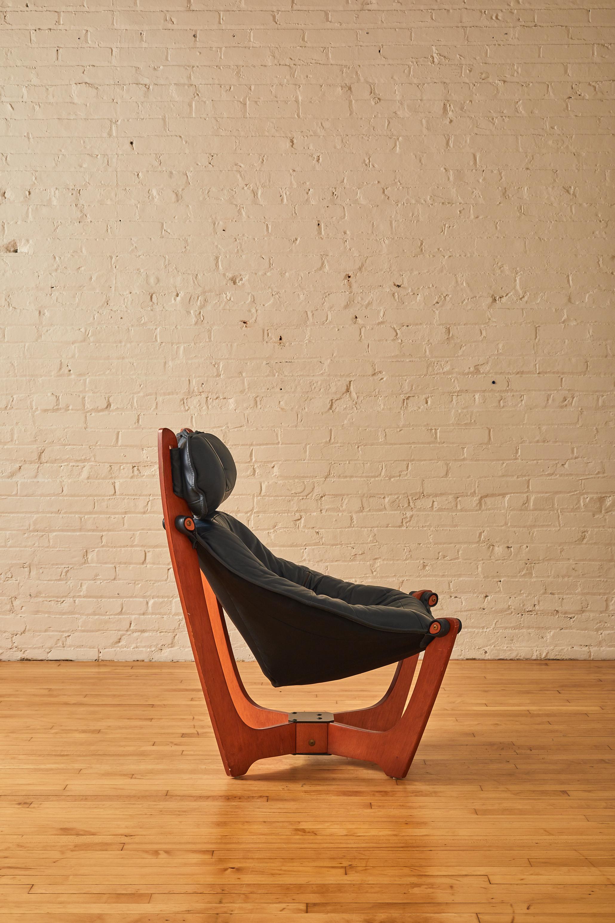 odd knutsen luna chair