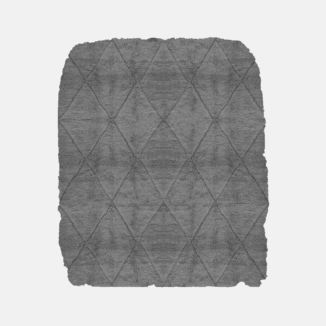 Oddero Asti Teppich von Atelier Bowie C.D.
Abmessungen: B 243 x L 300 cm.
MATERIALIEN: Wolle.

Erhältlich in B140 x L220, B170 x L240, B210 x L300, B230 x L300, B243 x L300 cm.

Atelier Bowie C.D. widmet sich der Herstellung zeitgenössischer,