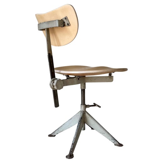 Stunning Davis Allen for Knoll "Exeter" Spindle Dining or Office Chairs