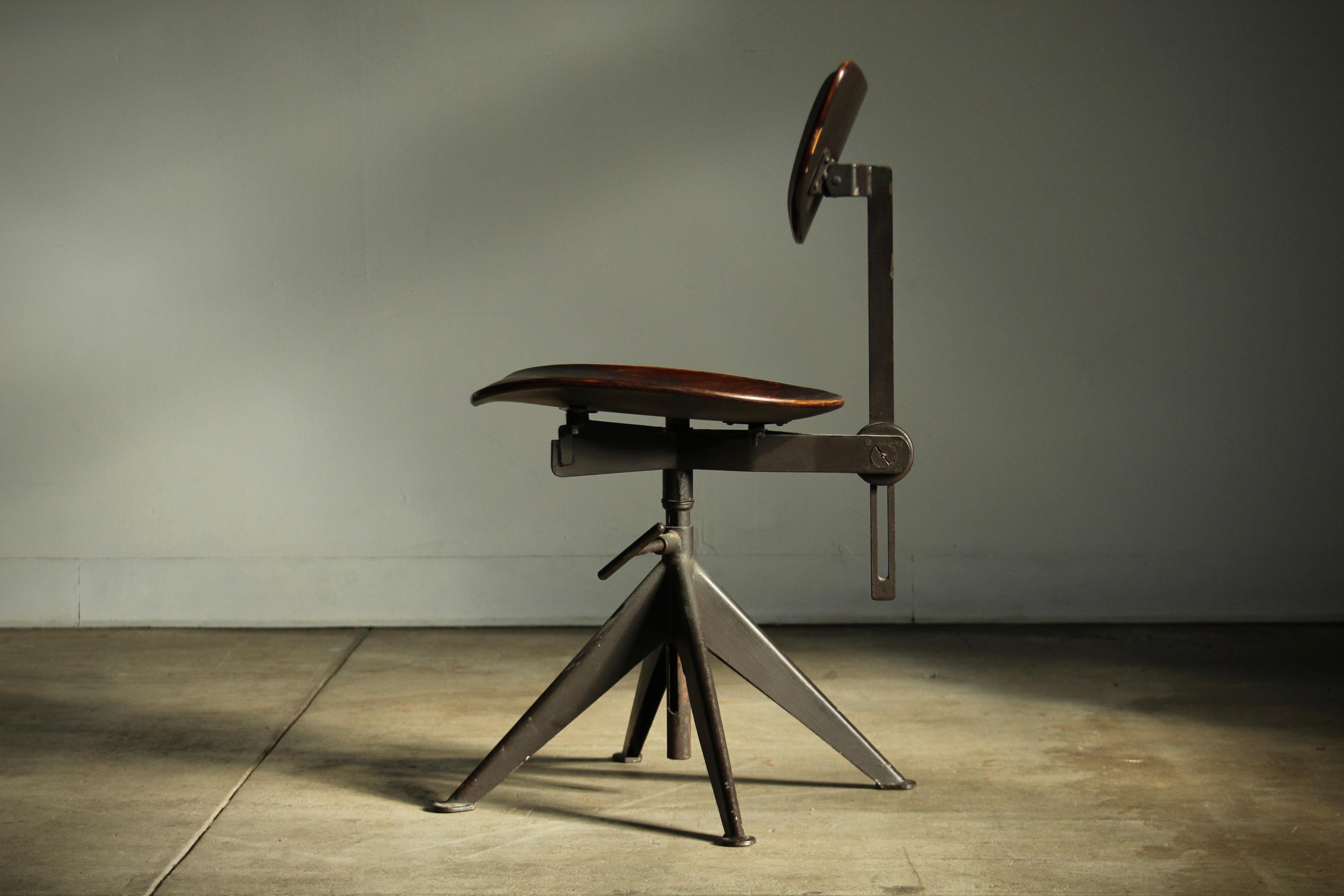 Sedia da lavoro di Olson per Knoll, 1948 in vendita 4