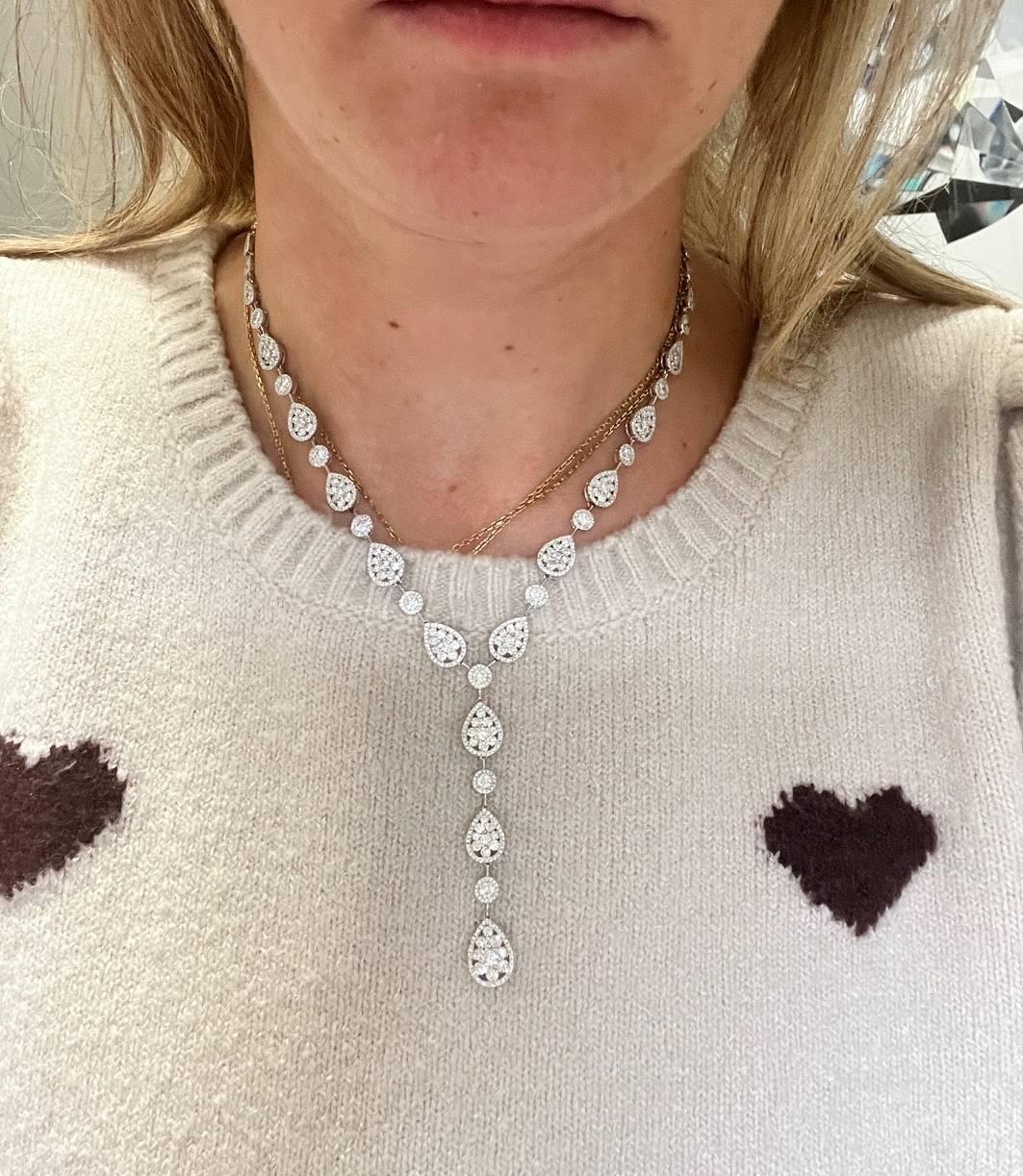 Odelia Jewelry 18 Karat White Gold Natural Diamond Cluster Dangle Drop Necklace Excellent état - En vente à  Baltimore, MD
