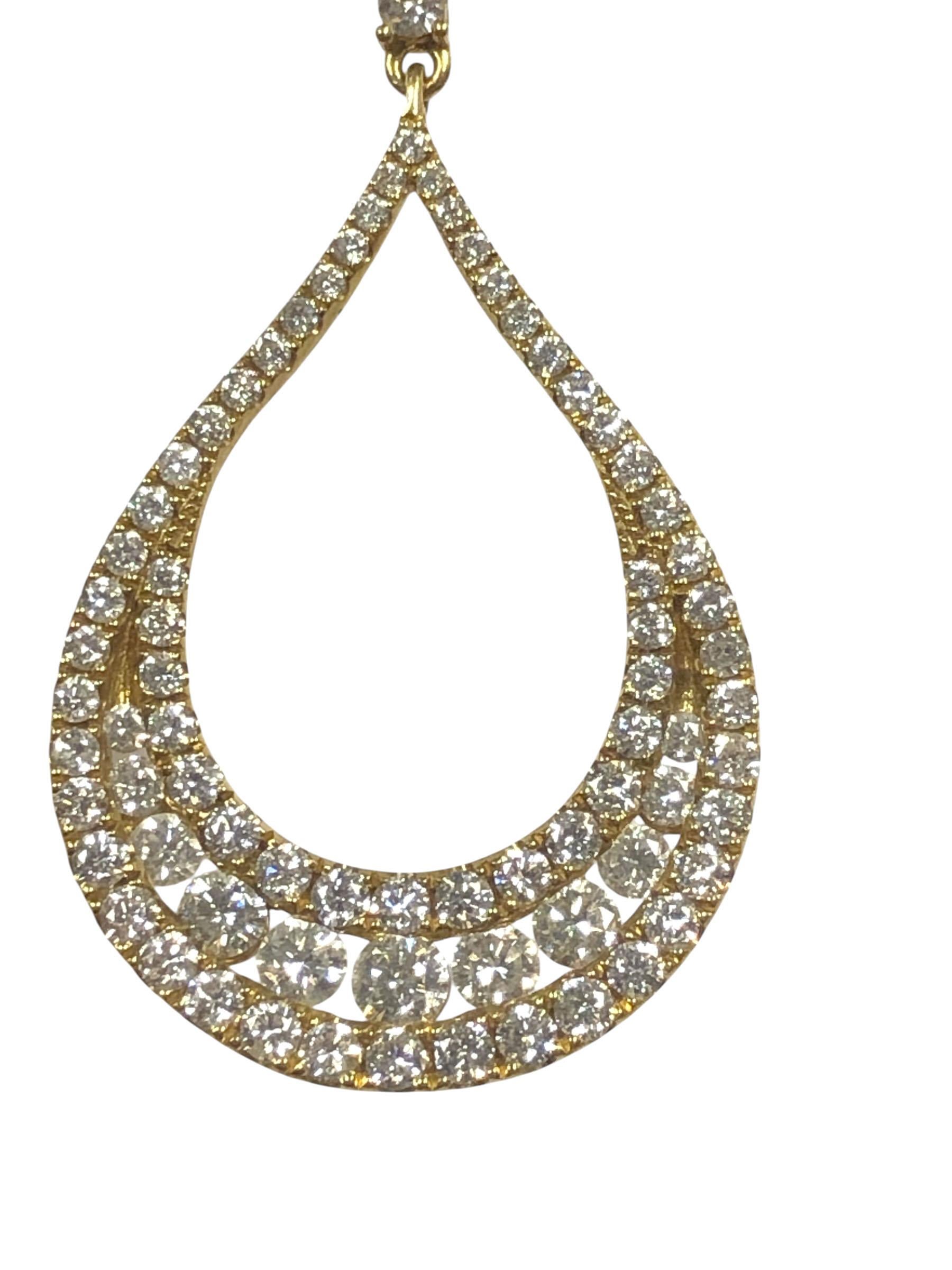 CIRCA 2015 18K Gelbgold Sehr schlanke und elegante Hoop Teardrop 18k Gelbgold Ohrringe von Odelia. Measuring 2 Zoll in der Länge und 1 Zoll breit, mit sehr feinen Runde Brillantschliff Diamanten Grading als G in Farbe und VS in Reinheit und