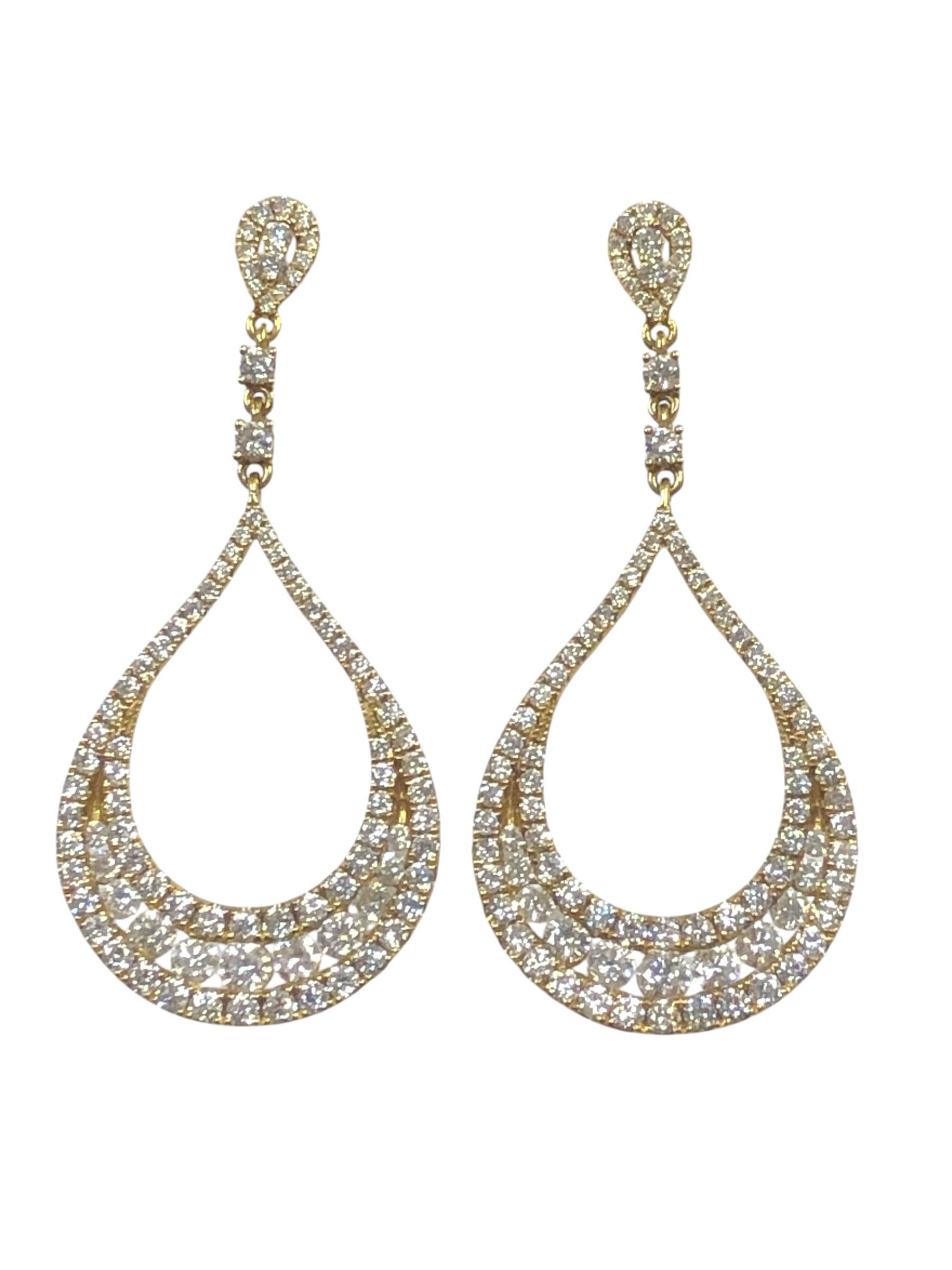 Odelia Große Tropfen-Ohrringe aus Gelbgold und feinenen Diamanten im Zustand „Hervorragend“ im Angebot in Chicago, IL