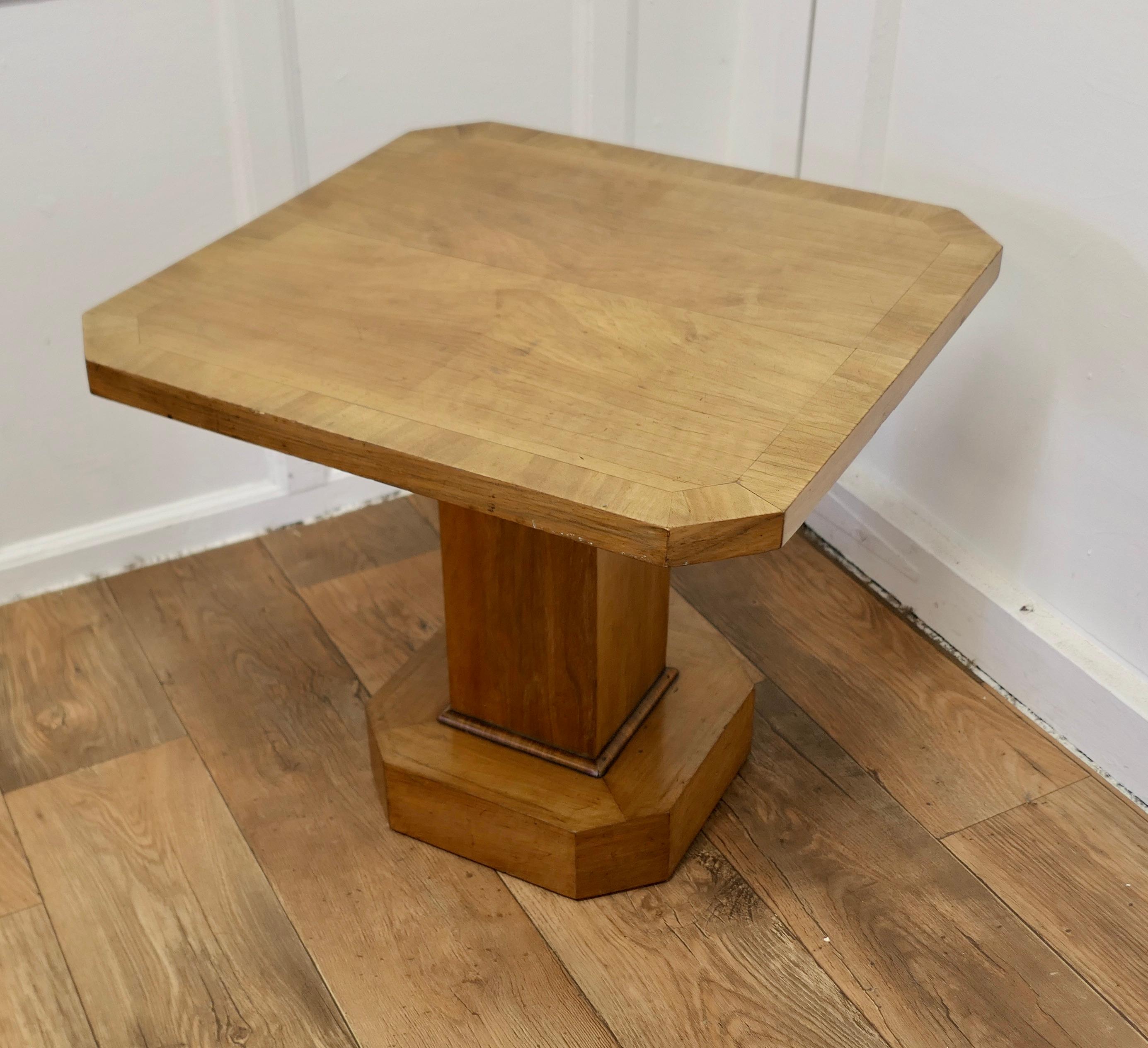 Early 20th Century Odeon Style Art Deco Maple Coffee Table For Sale