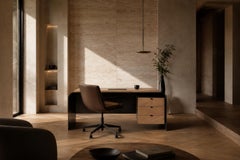 Escritorio Odessa de acero curvado y fresno macizo by Autonomous Furniture