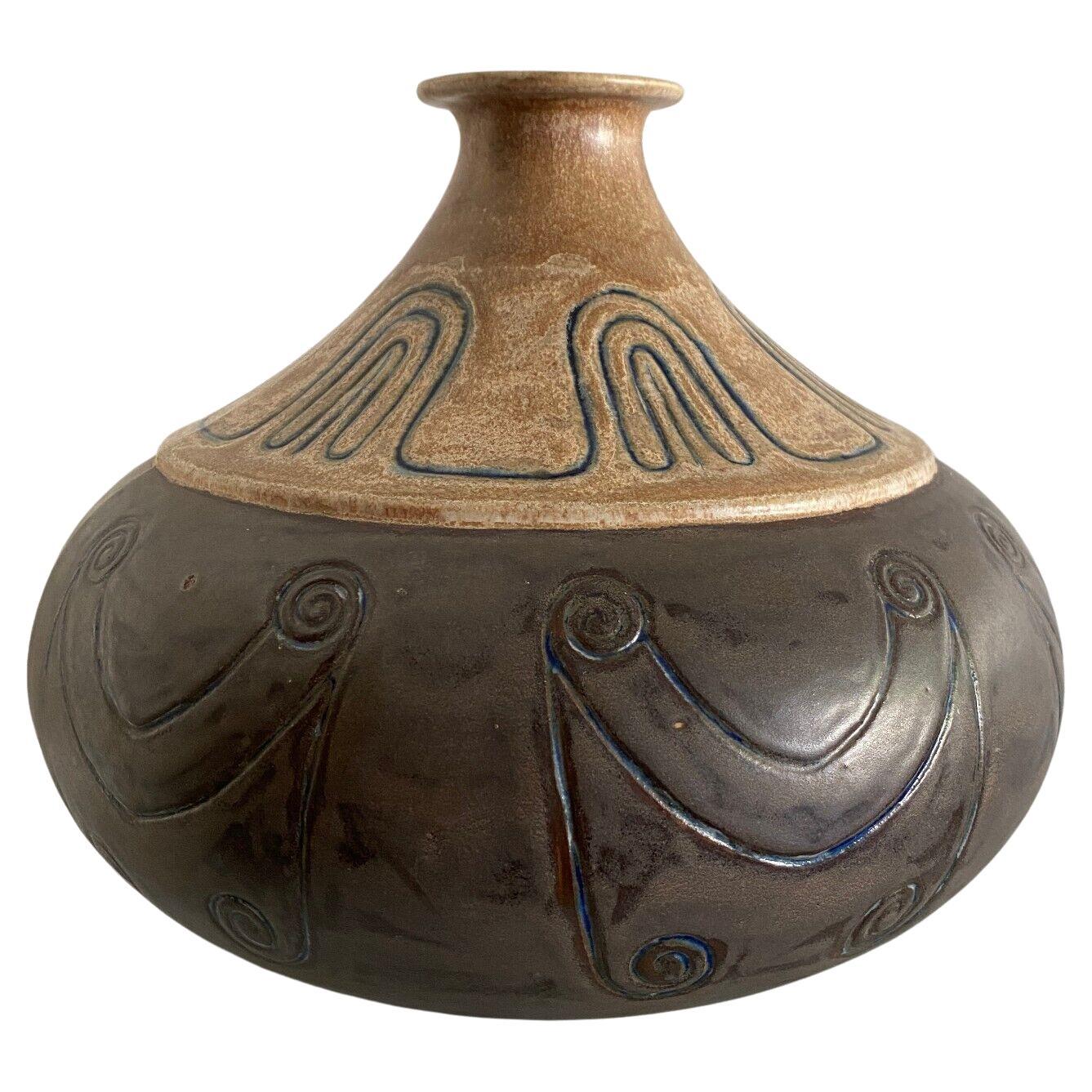 Odetta Quimper stoneware vase by Louis Garin (1888-1959)