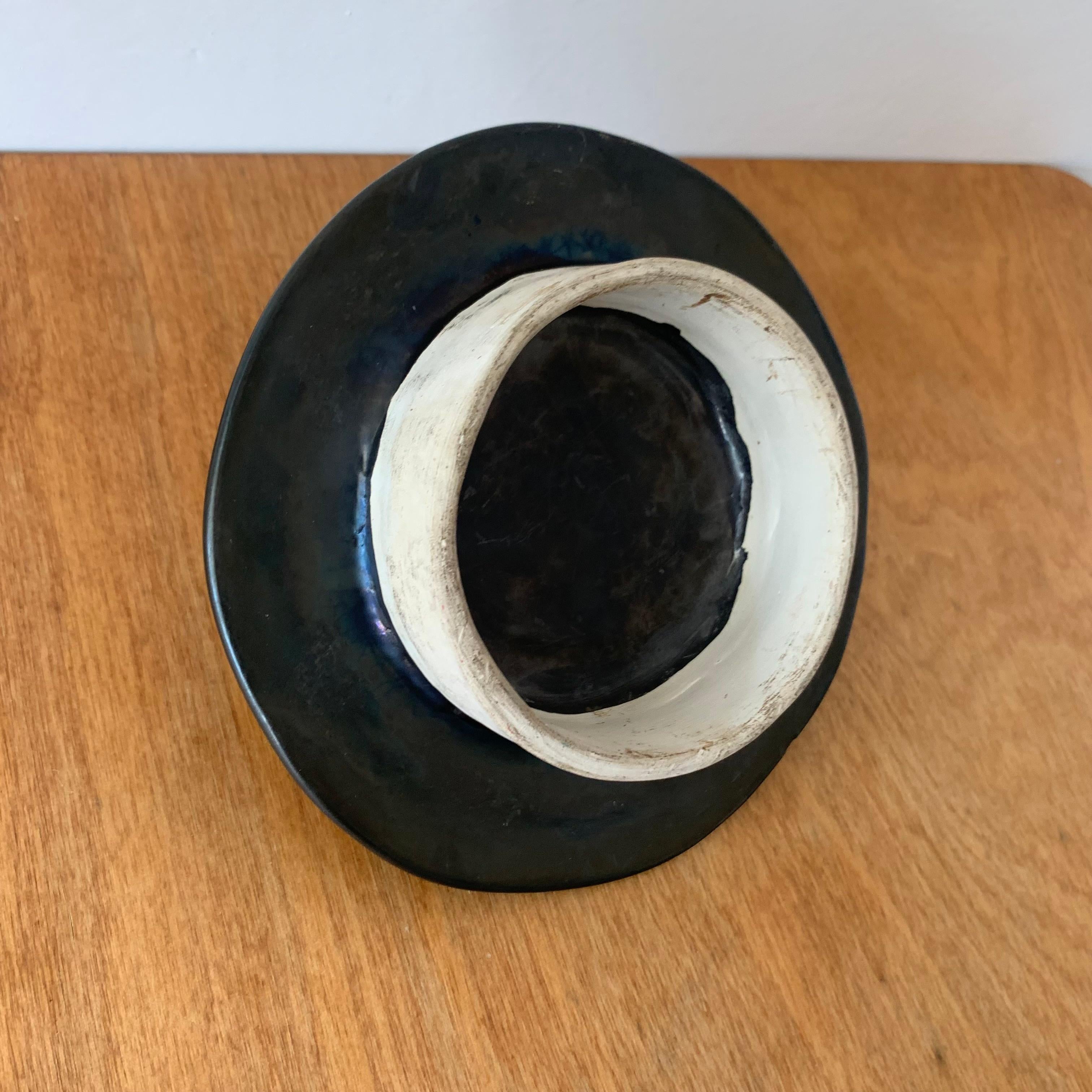 Odette Dijeux Boîte en céramique noire signée du milieu du siècle,  circa 1960, Belgique. en vente 4