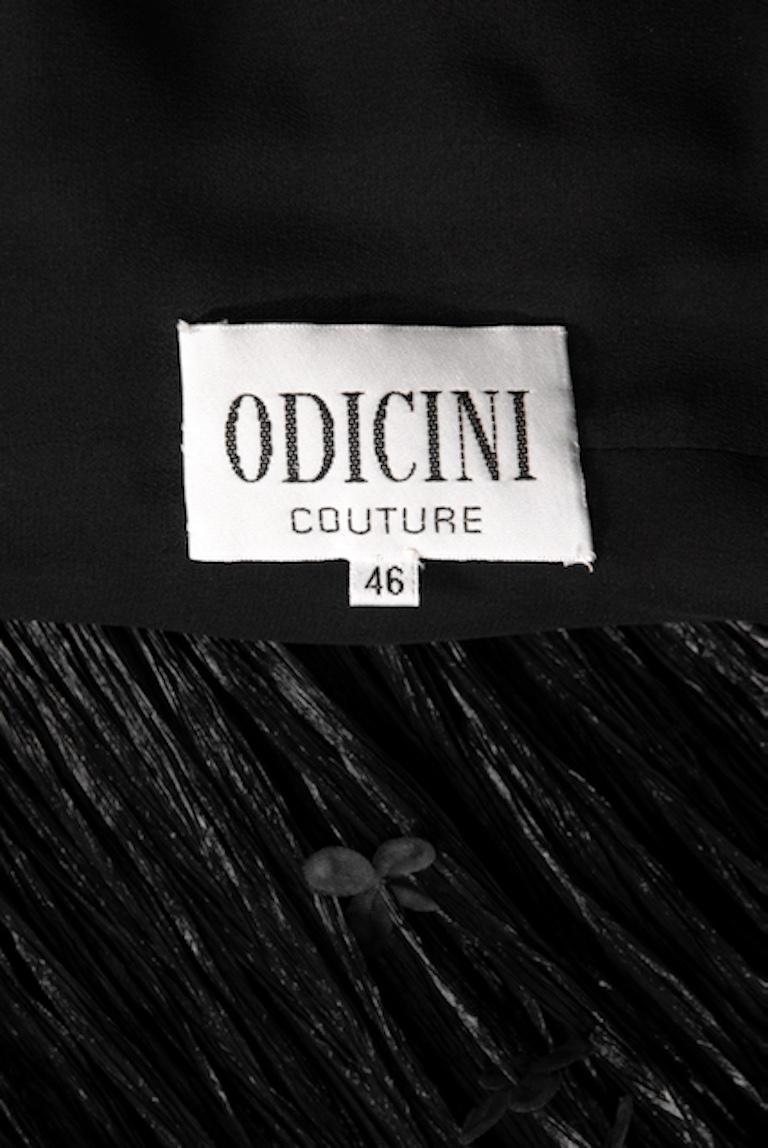 ODICINI COUTURE Vestidito negro con detalle floral y dobladillo de rafia, c. 1990 en venta 5