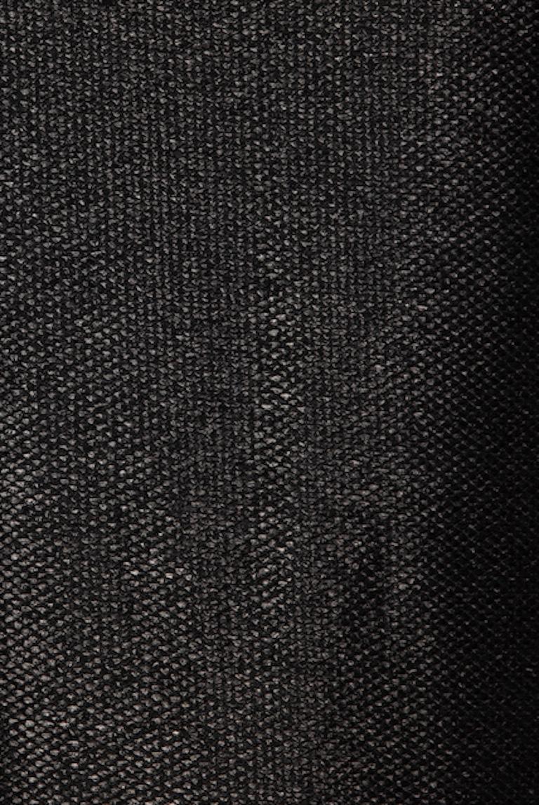 De las mujeres ODICINI COUTURE Vestidito negro con detalle floral y dobladillo de rafia, c. 1990 en venta
