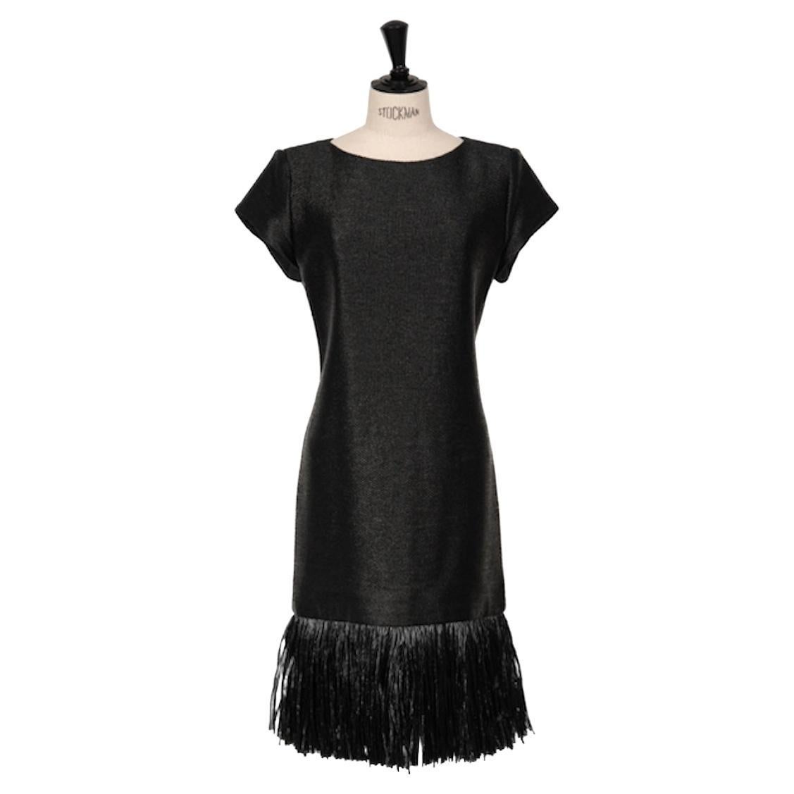 ODICINI COUTURE Vestidito negro con detalle floral y dobladillo de rafia, c. 1990 en venta