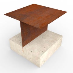 Tavolino in marmo Odín Mobili di design contemporaneo Pietra arenaria e ferro ossidato Spagna