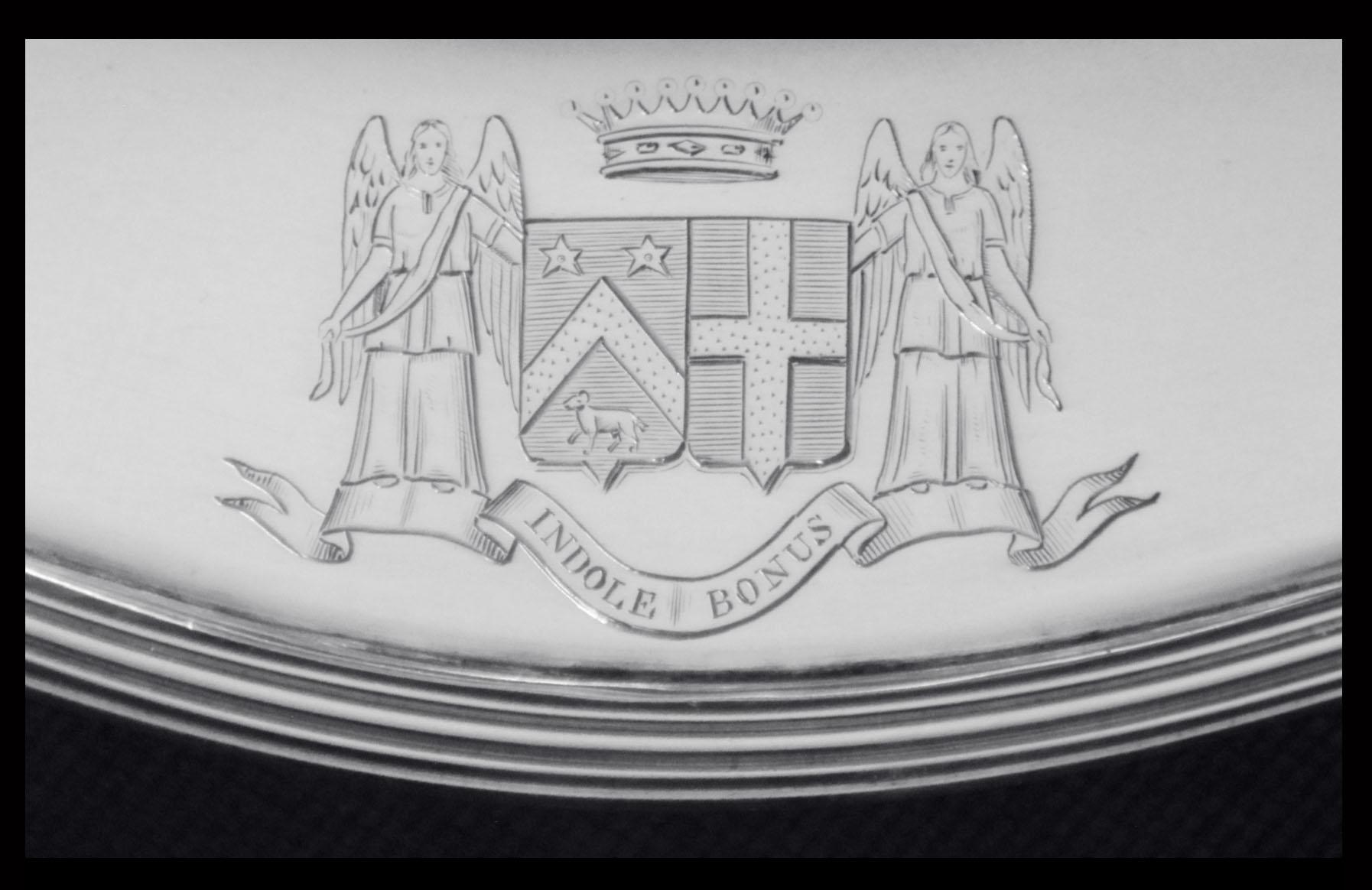 Odiot - 4 Teile. 19. Jahrhundert 950 Sterlingsilber Louis XVI Weinboot, edles Wappen, edles Wappen  (Französisch) im Angebot