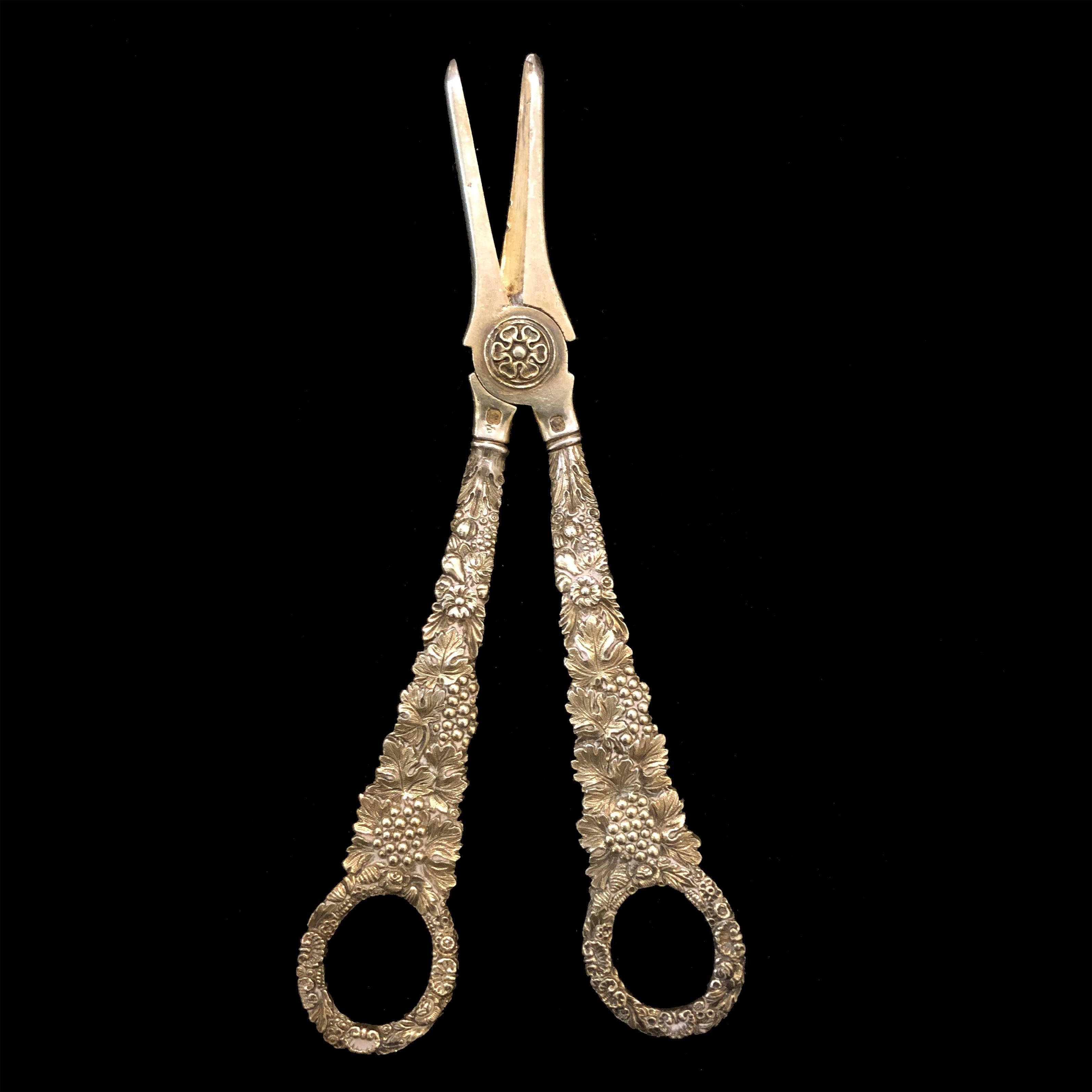 French Odiot Grape Scissors 19th Century, Vermeil with Rich Wine Yard Style Chiseling For Sale