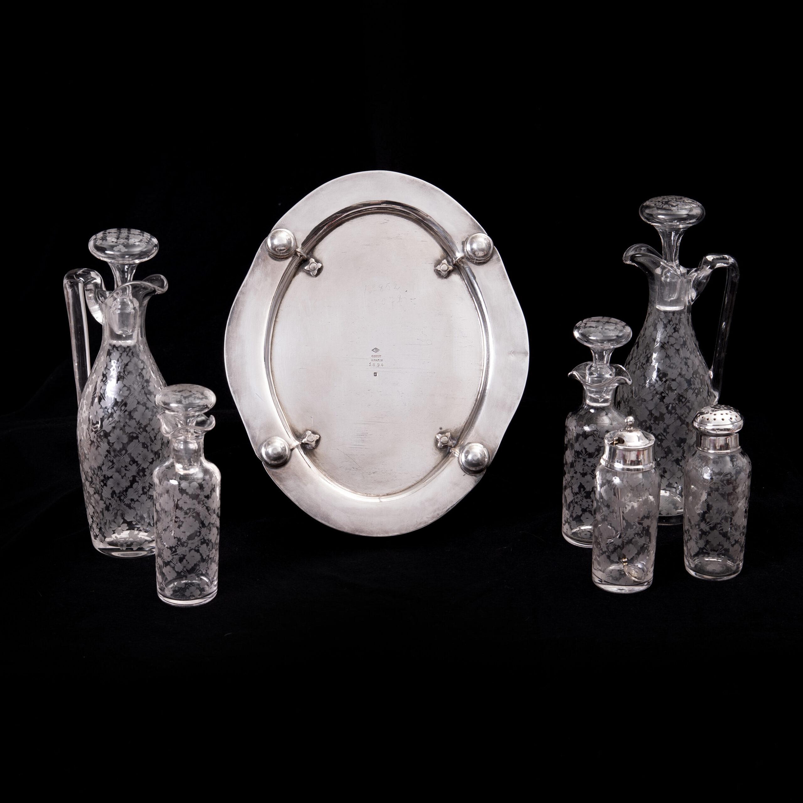 Odiot Paris 900/- silver cruet with original Glass inserts, 1894 For Sale 4