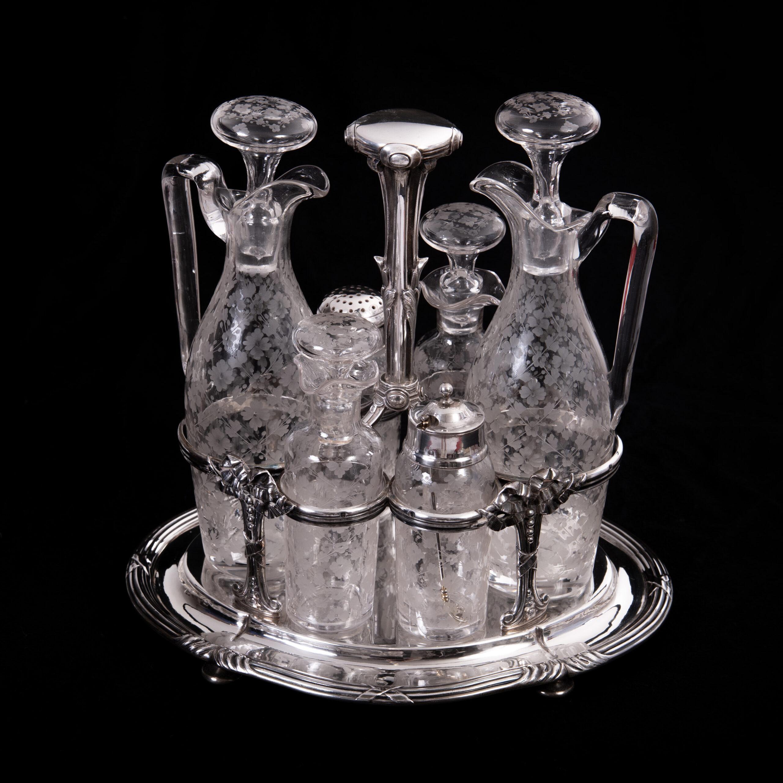 French Odiot Paris 900/- silver cruet with original Glass inserts, 1894 For Sale