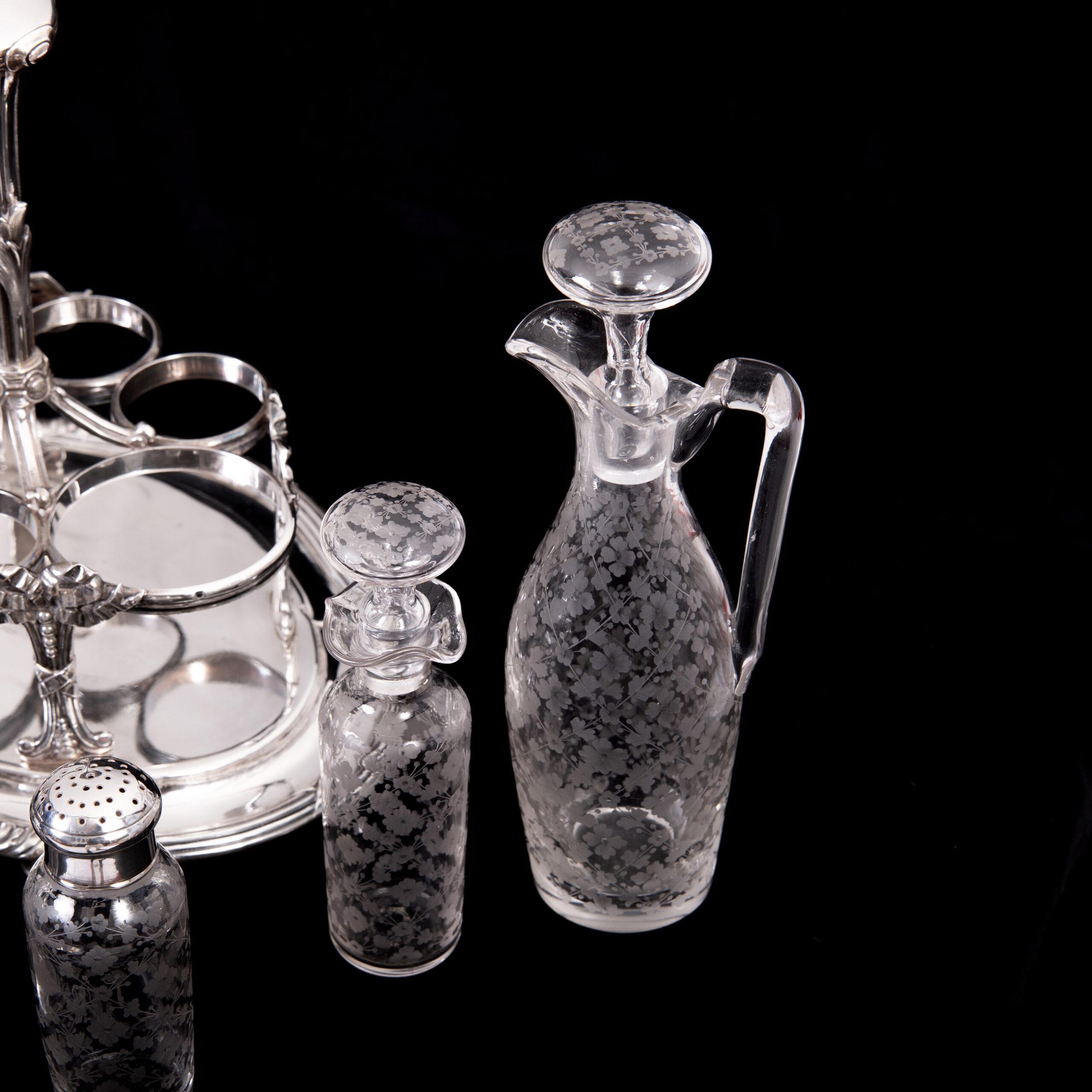 Silver Odiot Paris 900/- silver cruet with original Glass inserts, 1894 For Sale