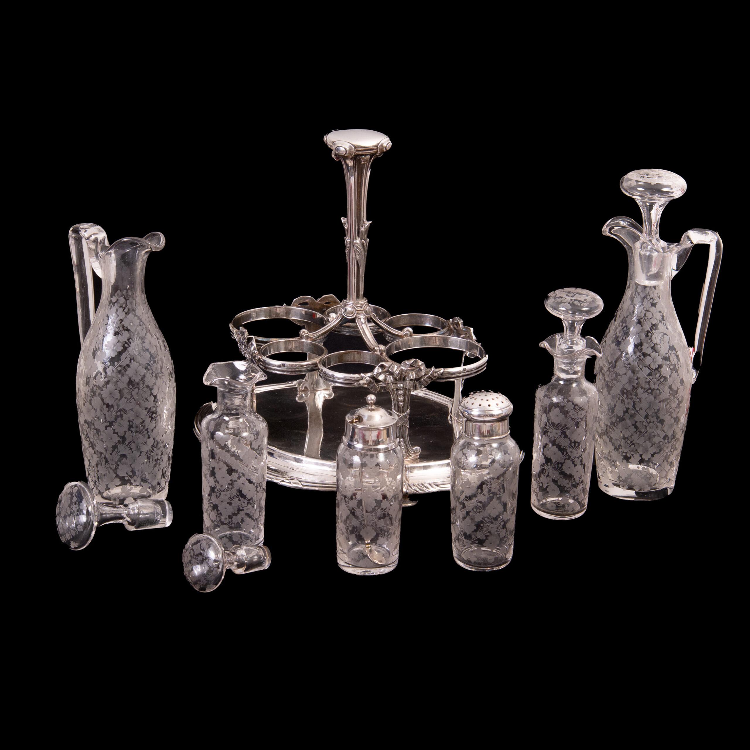 Odiot Paris 900/- silver cruet with original Glass inserts, 1894 For Sale 2