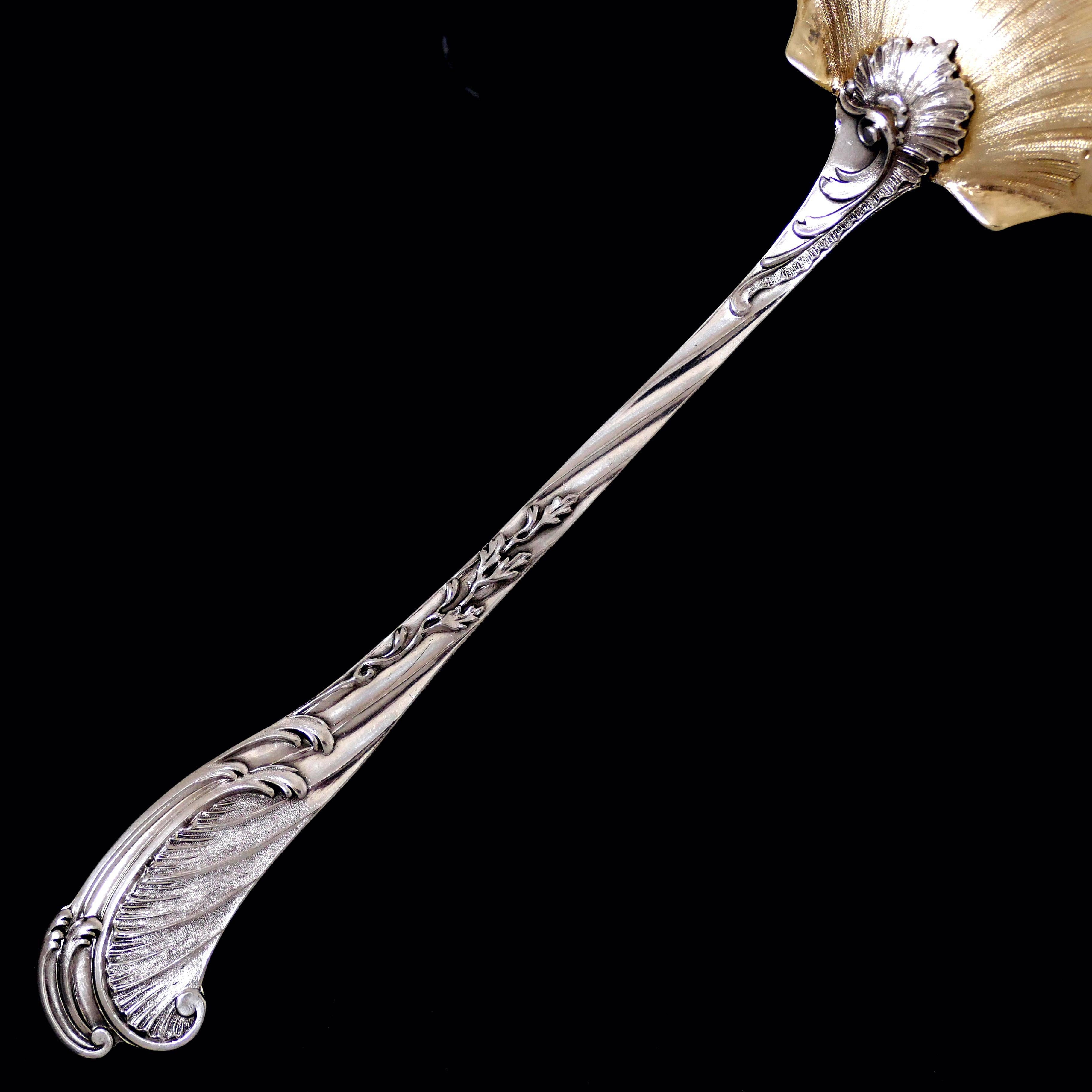 Odiot Rare French Sterling Silver 18 Karat Gold Strawberry Spoon In Excellent Condition In TRIAIZE, PAYS DE LOIRE