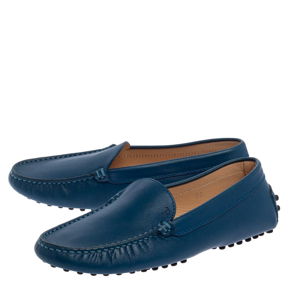 od's Blue Leather Slip On Loafers Size 35 In Excellent Condition For Sale In Dubai, Al Qouz 2