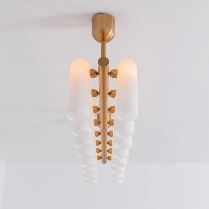 Odyssey Linear LG Brass Chandelier by Schwung In New Condition For Sale In Geneve, CH