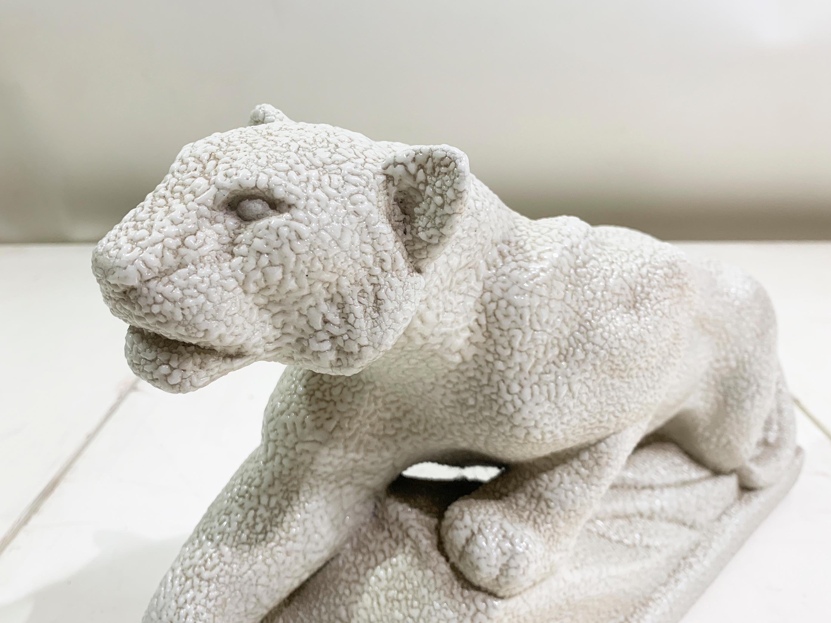 Odyv Art Deco Weißer Panther Keramik-Skulptur, nummeriert 97 und graviert 