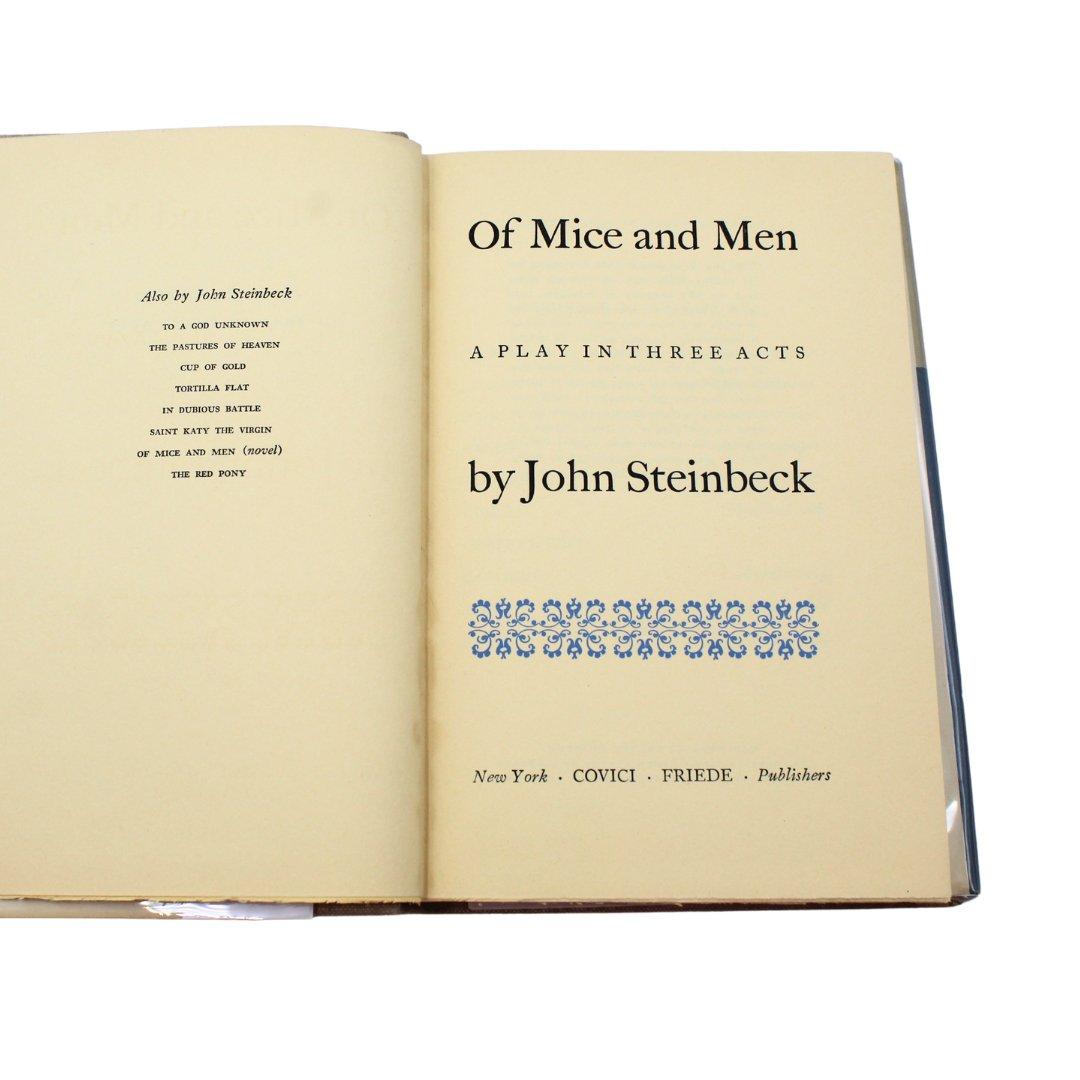 Papier Of Mice and Men : A Play in Three Acts de John Steinbeck, première édition, dans DJ en vente