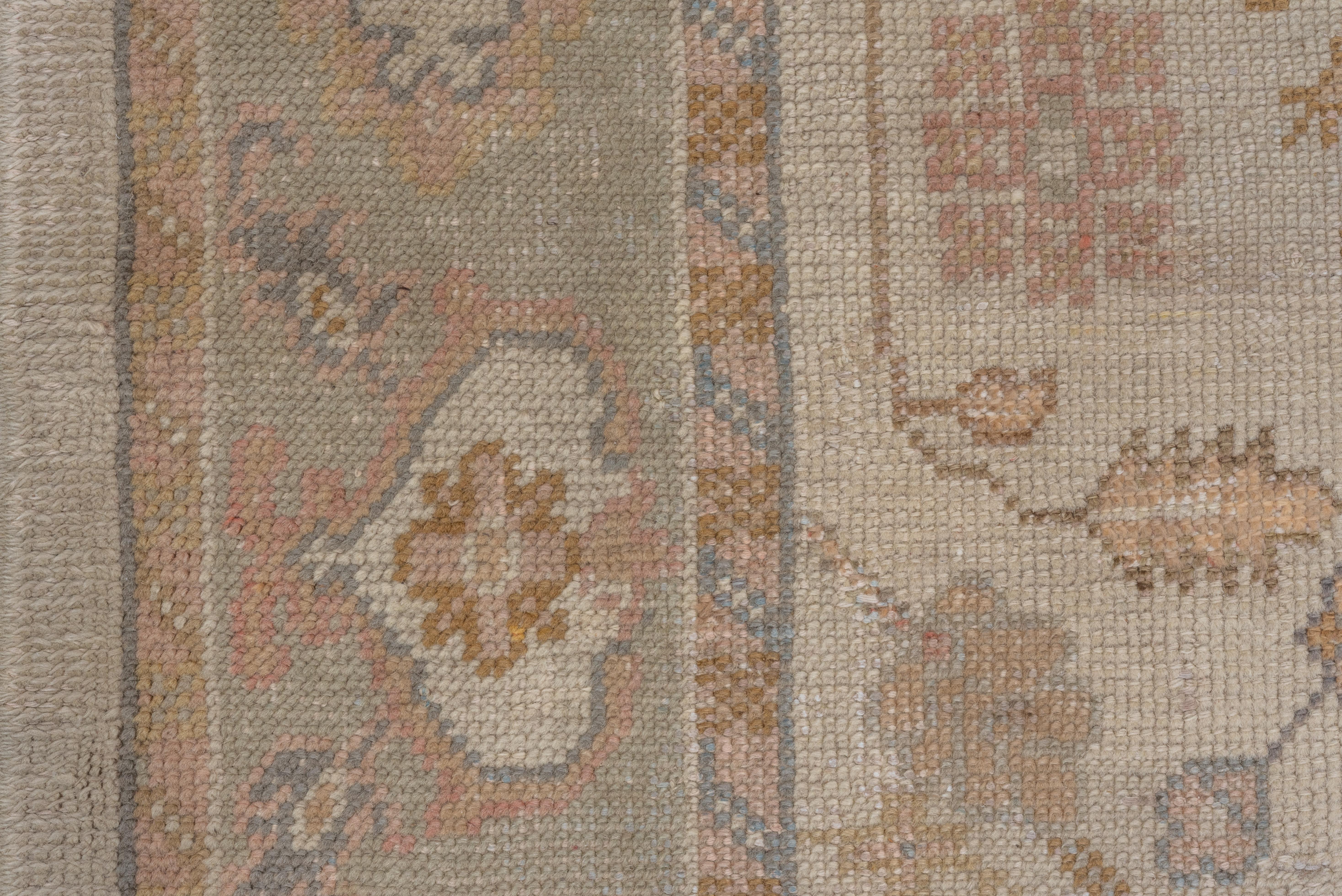 Off-Grey Floral Garden Turkish Rug In Good Condition For Sale In New York, NY