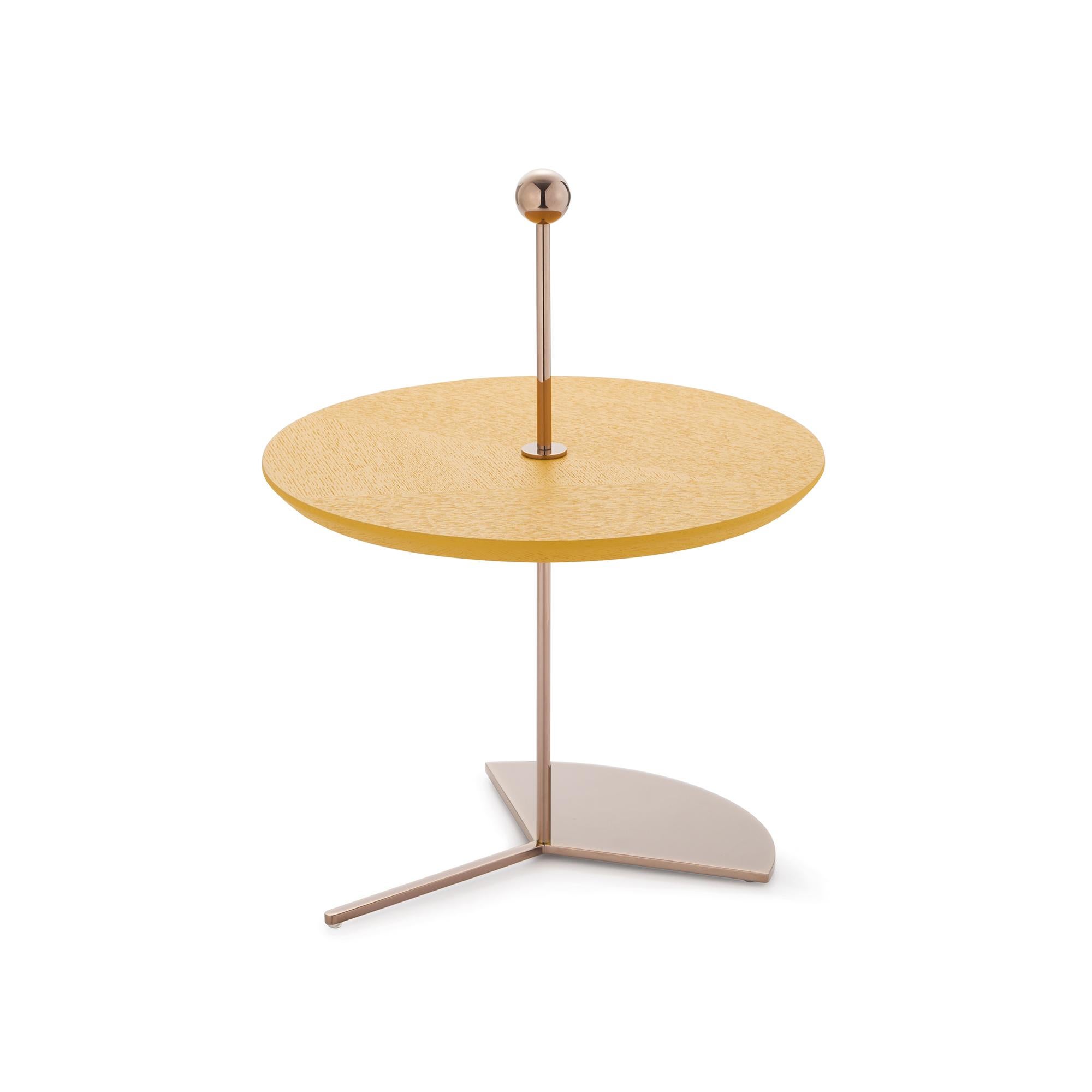 Off The Moon N°2 cake stand by Thomas Dariel
Dimensions: Diameter 30 x height 37.6 cm 
Materials: Tray in natural color ash veneer base and handle in plated metal coated.
Also available in colors: Pink, green, and yellow, and in other