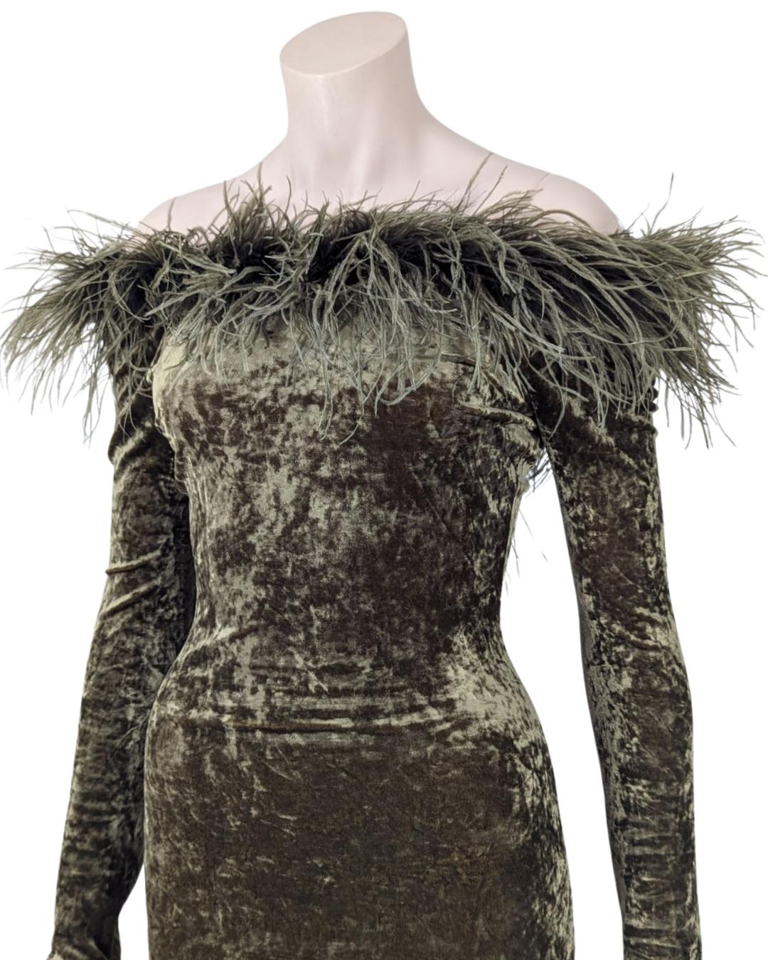 Schulterfreies Kleid mit Federbesatz aus Samt von Blumarine  5