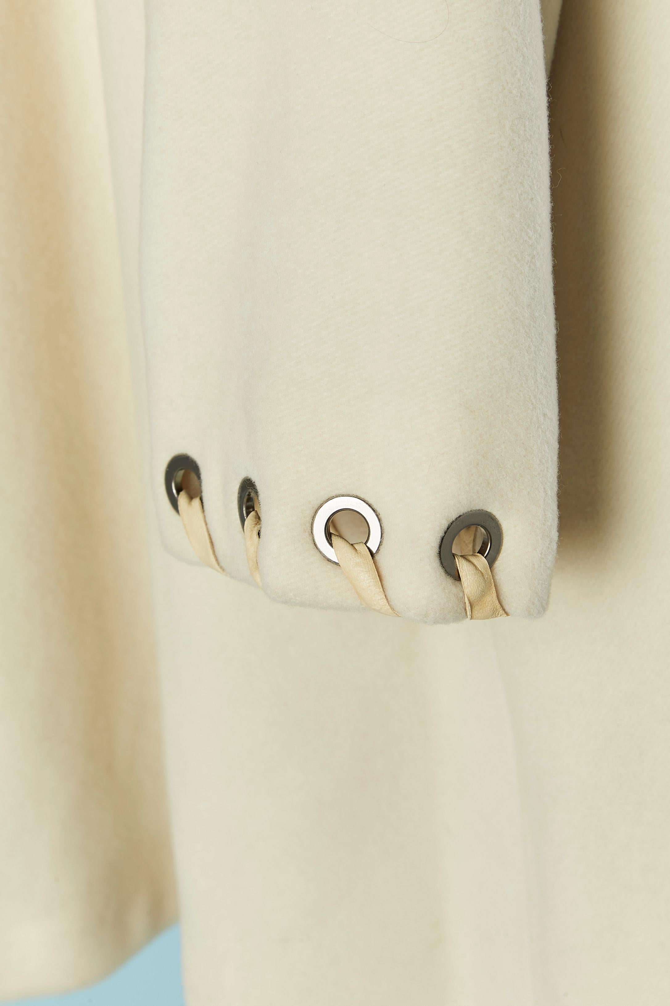 Cappotto bianco sporco della linea A con lacci in pelle PLEIN SUD / FAYCAL AMOR In condizioni ottime in vendita a Saint-Ouen-Sur-Seine, FR