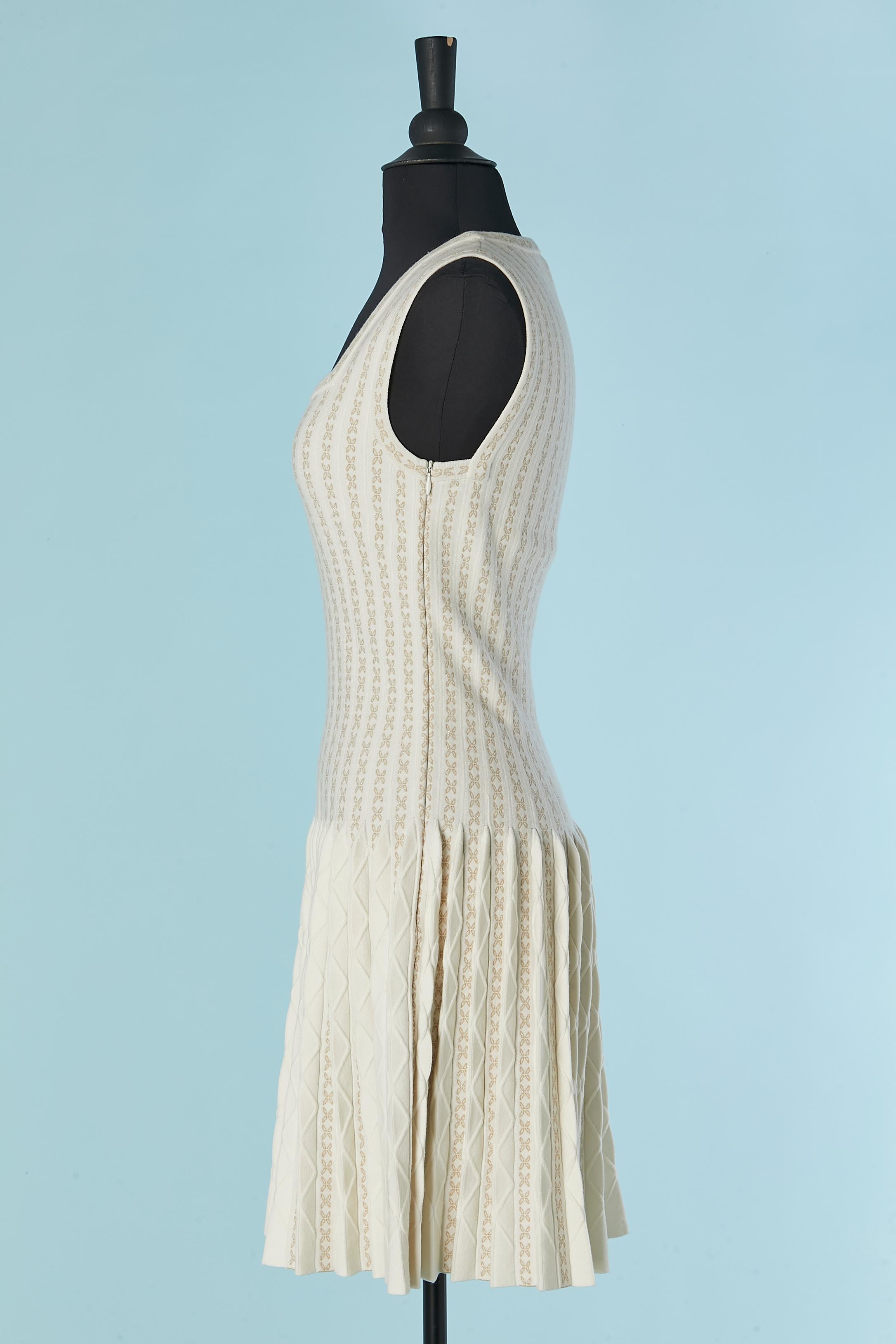 Donna Abito da cocktail senza maniche in lurex plissettato bianco sporco e oro ALAIA in vendita