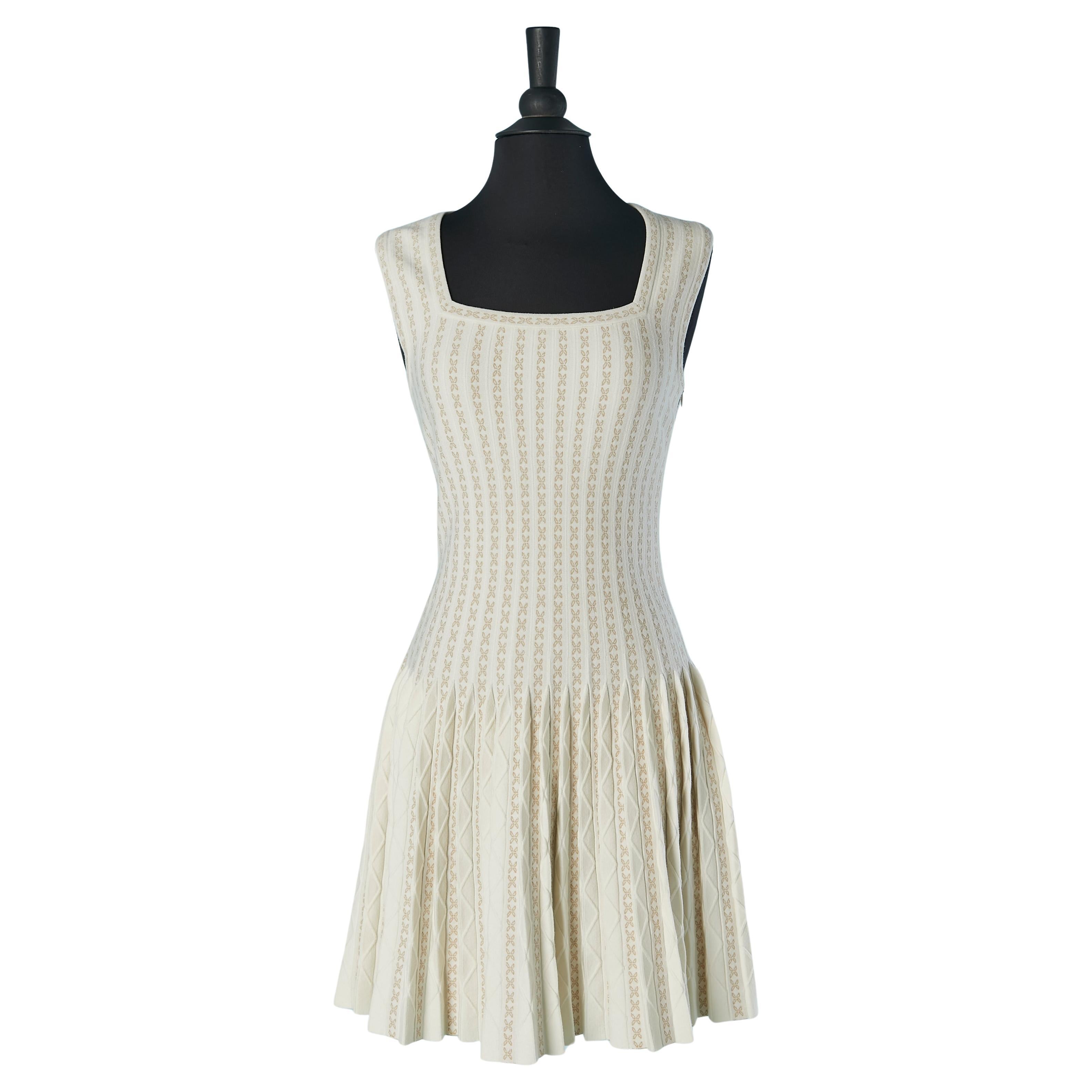Abito da cocktail senza maniche in lurex plissettato bianco sporco e oro ALAIA in vendita
