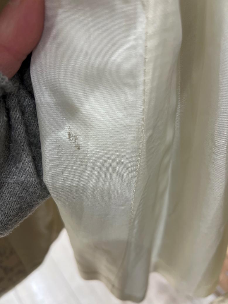 Cappotto monopetto in damasco bianco sporco e argento con collo in visone STAR Paris in vendita 2