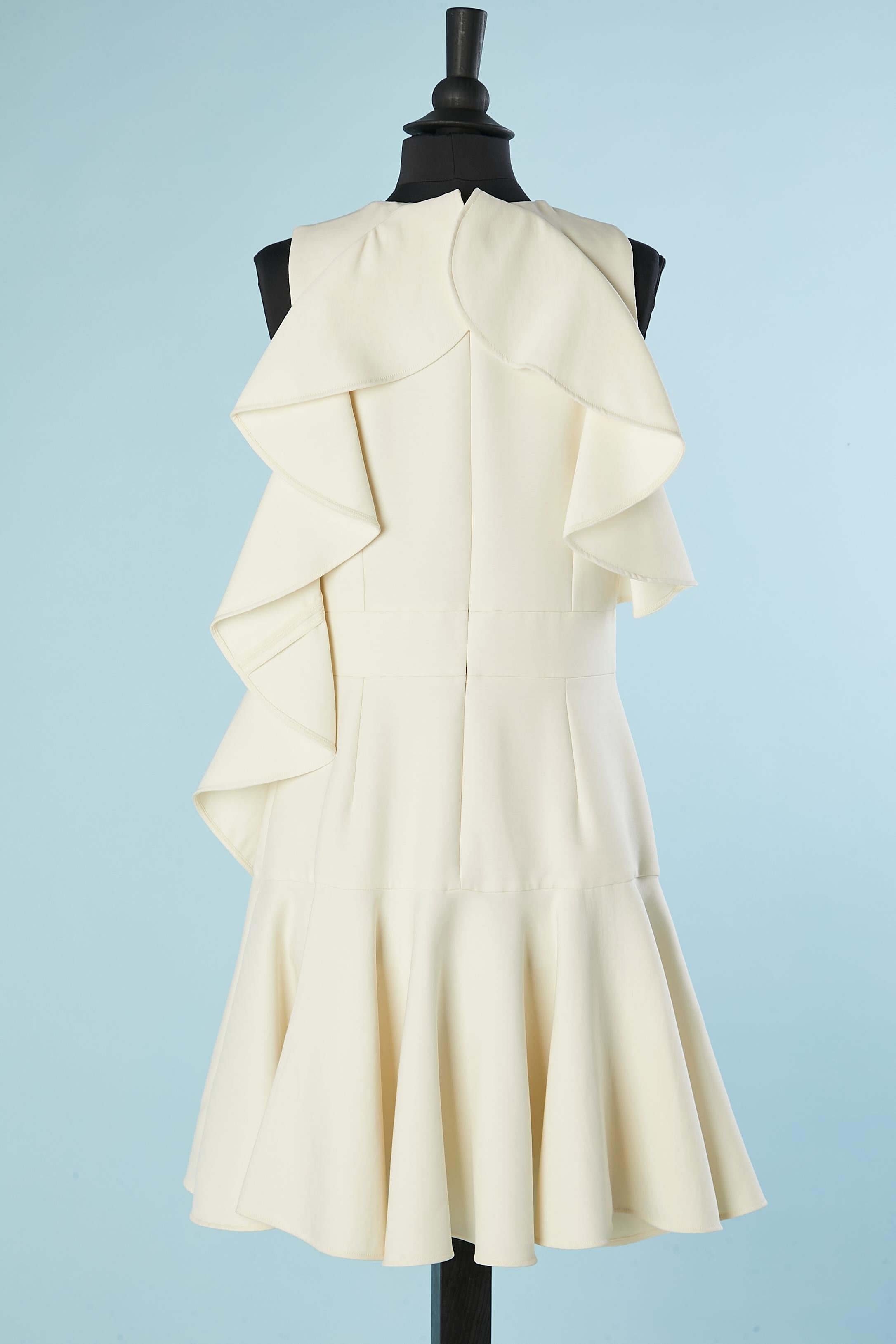 Off-white asymmetrical cocktail dress with ruffles Alexander McQueen  In Excellent Condition For Sale In Saint-Ouen-Sur-Seine, FR