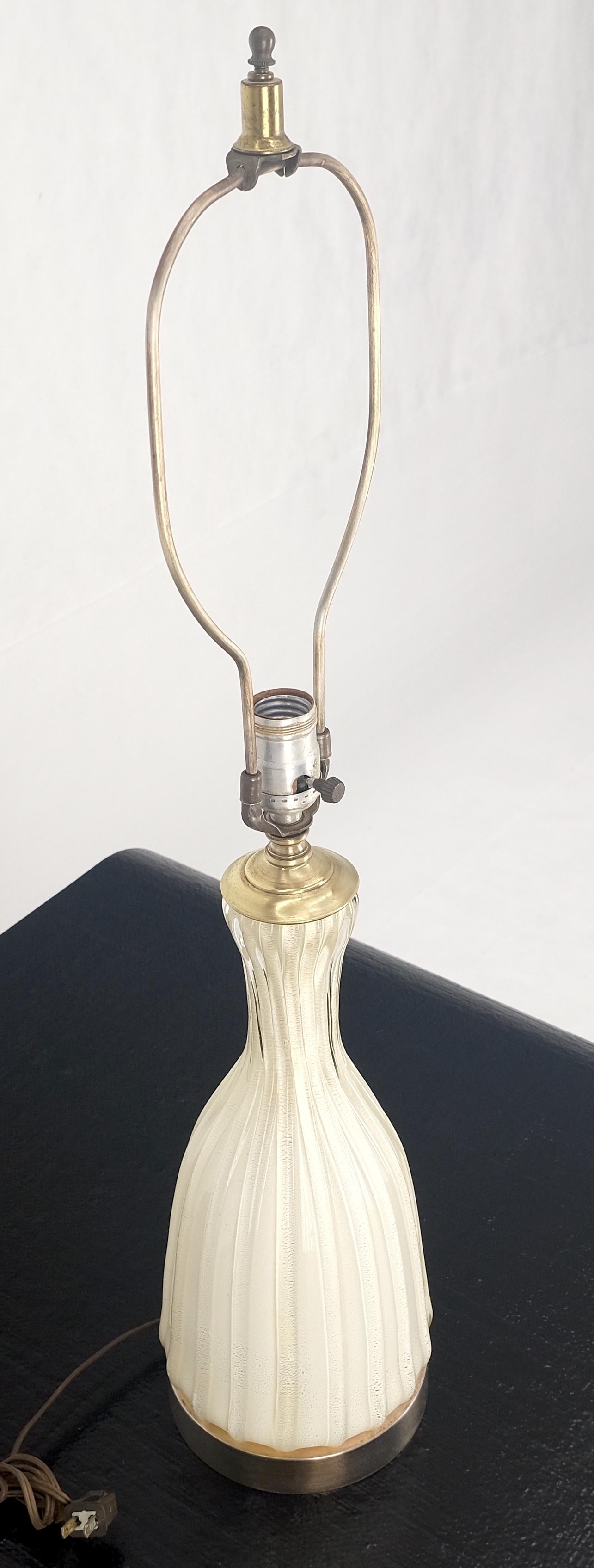 ¡Lámpara de sobremesa de cristal de Murano en forma de botella beige MENTA! siglo XX en venta