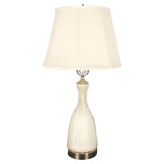 Lampada da tavolo in vetro di Murano a forma di bottiglia di colore bianco beige MINT!