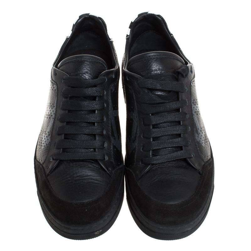 lace up size 38