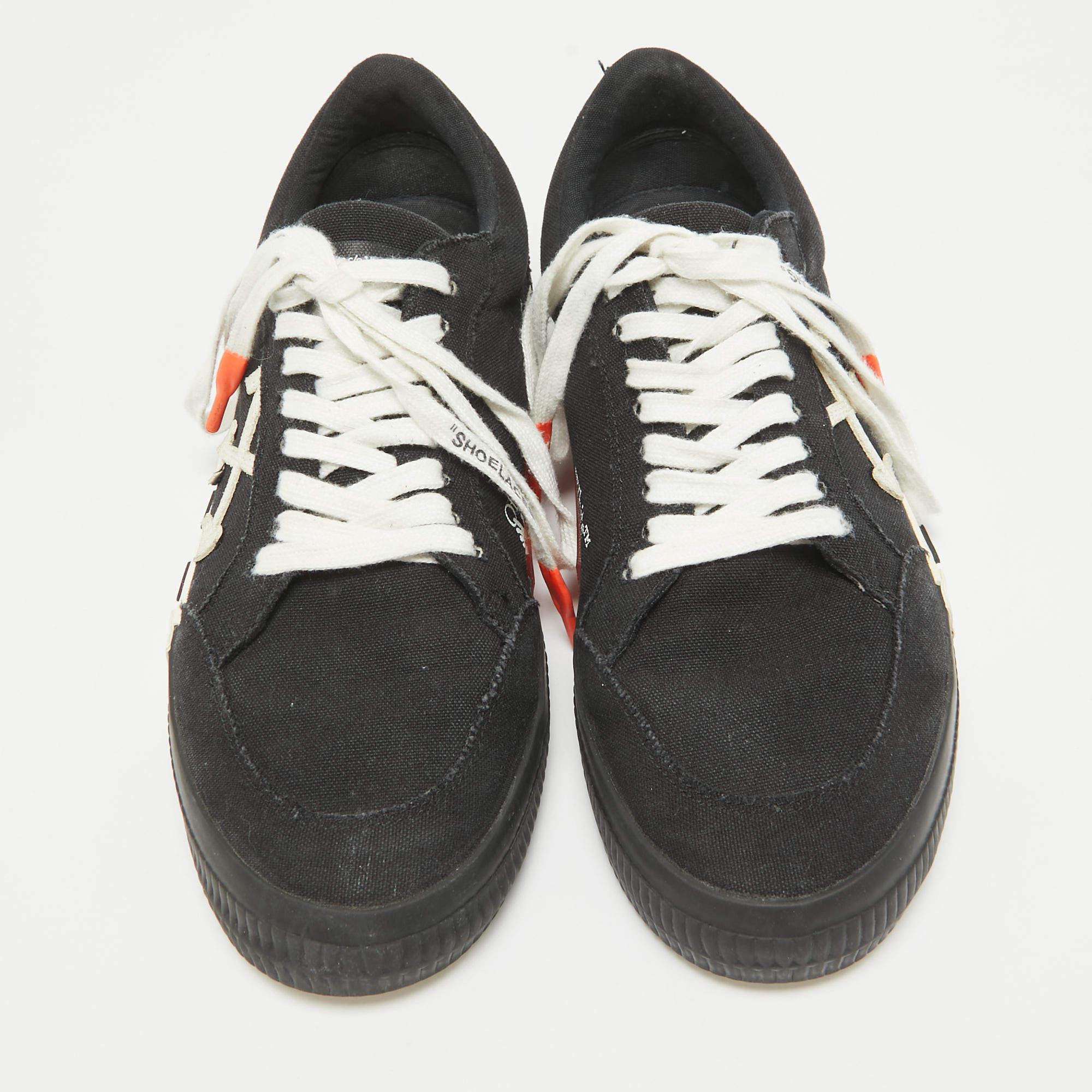 Nero Off-White - Scarpe da ginnastica in tela nera con lacci vulcanizzati Taglia 42 in vendita
