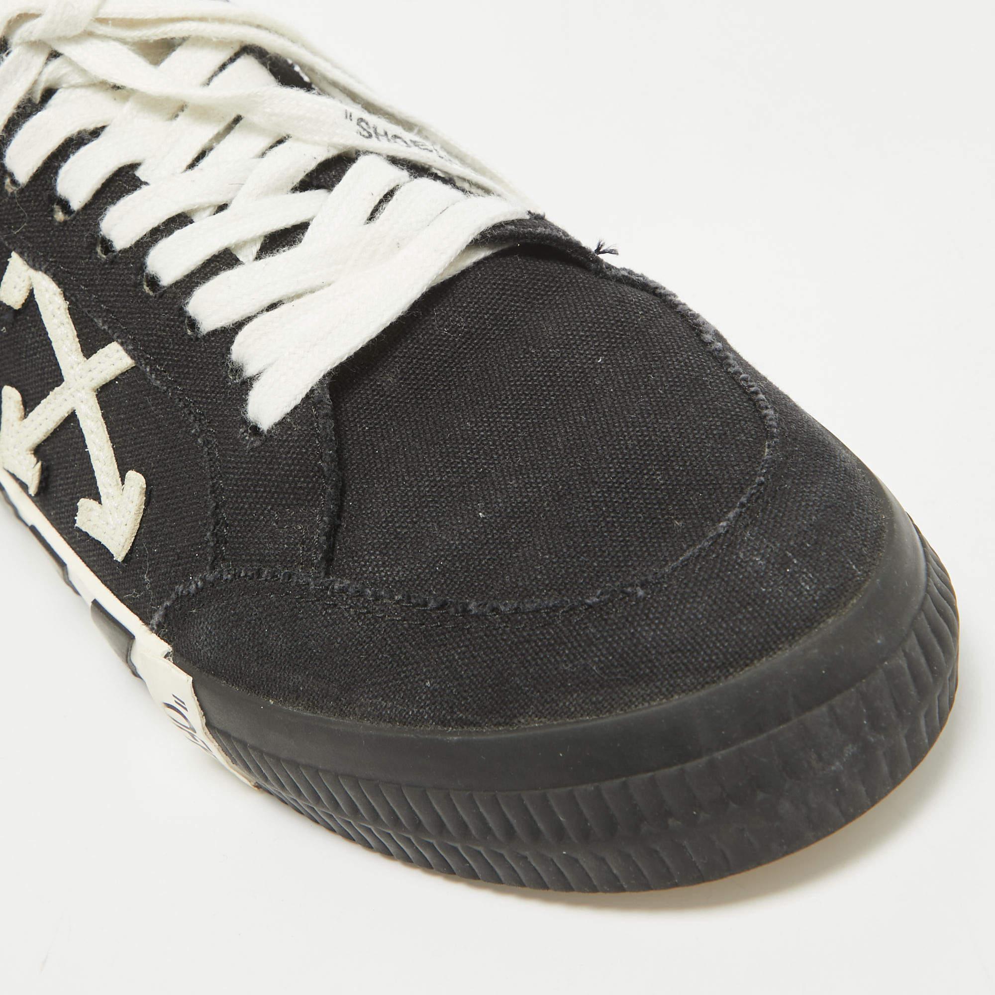 Off-White - Scarpe da ginnastica in tela nera con lacci vulcanizzati Taglia 42 in vendita 2
