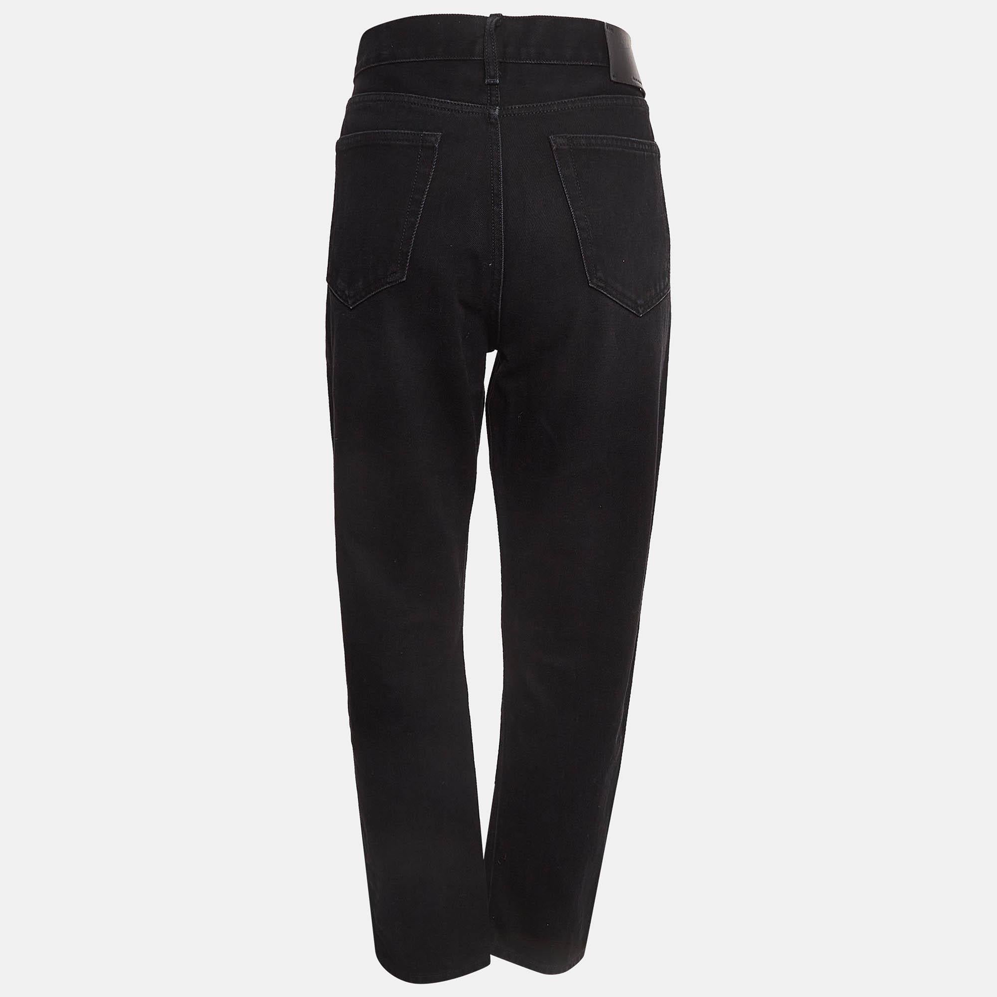 Une bonne paire de jeans complète toujours la garde-robe. Cette paire de jeans est taillée avec une telle habileté et un tel style qu'elle deviendra votre préférée en un rien de temps. Il vous offrira une tenue confortable et élégante.