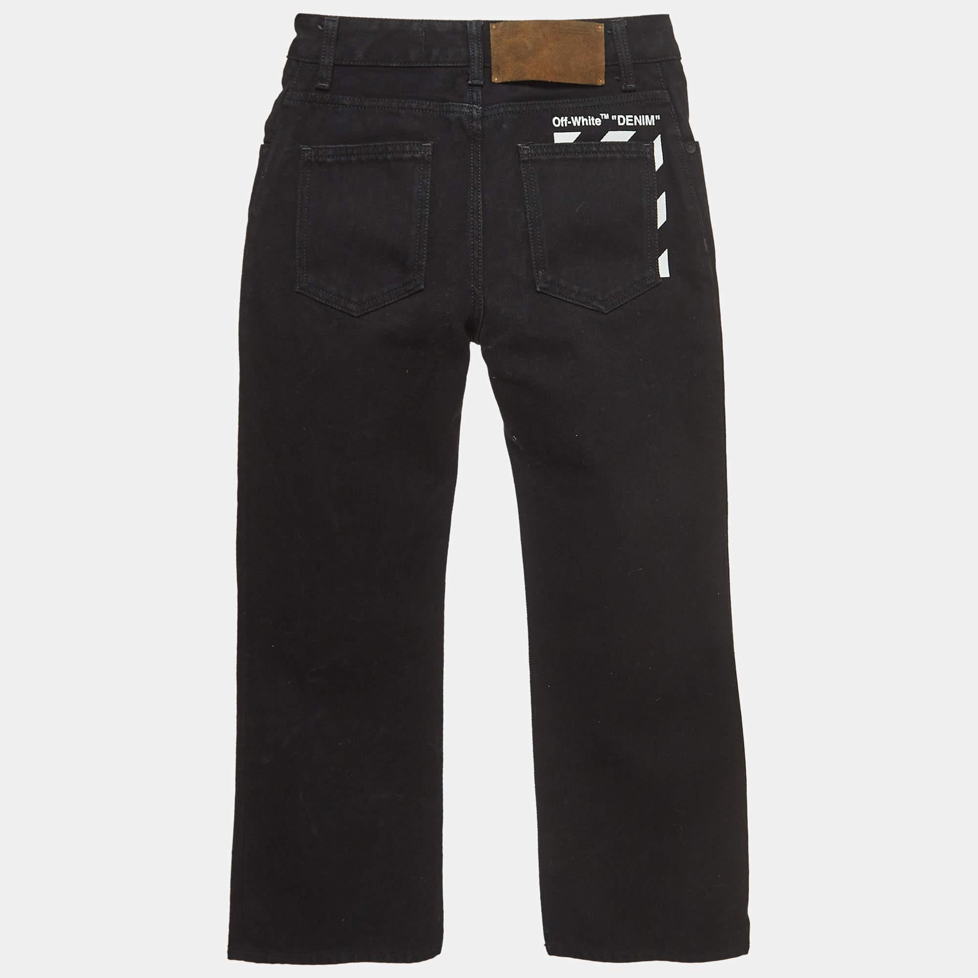 Impeccably tailored jeans are a staple in a well curated wardrobe. These designer jeans are finely sewn to give you the desired look and all day comfort.