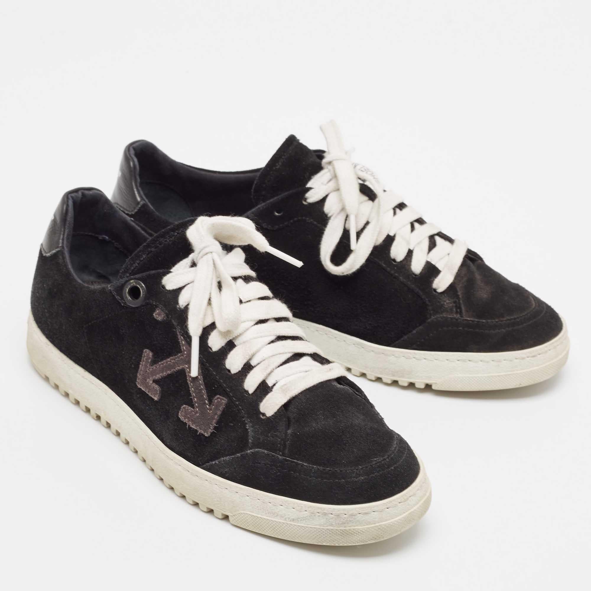 Off-White - Baskets vulcanisées en cuir et daim noir - Taille 41 Bon état - En vente à Dubai, Al Qouz 2