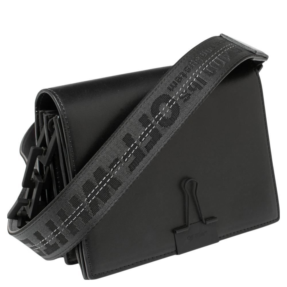 Off-White Black Leather Binder Clip Crossbody Bag In Good Condition In Dubai, Al Qouz 2